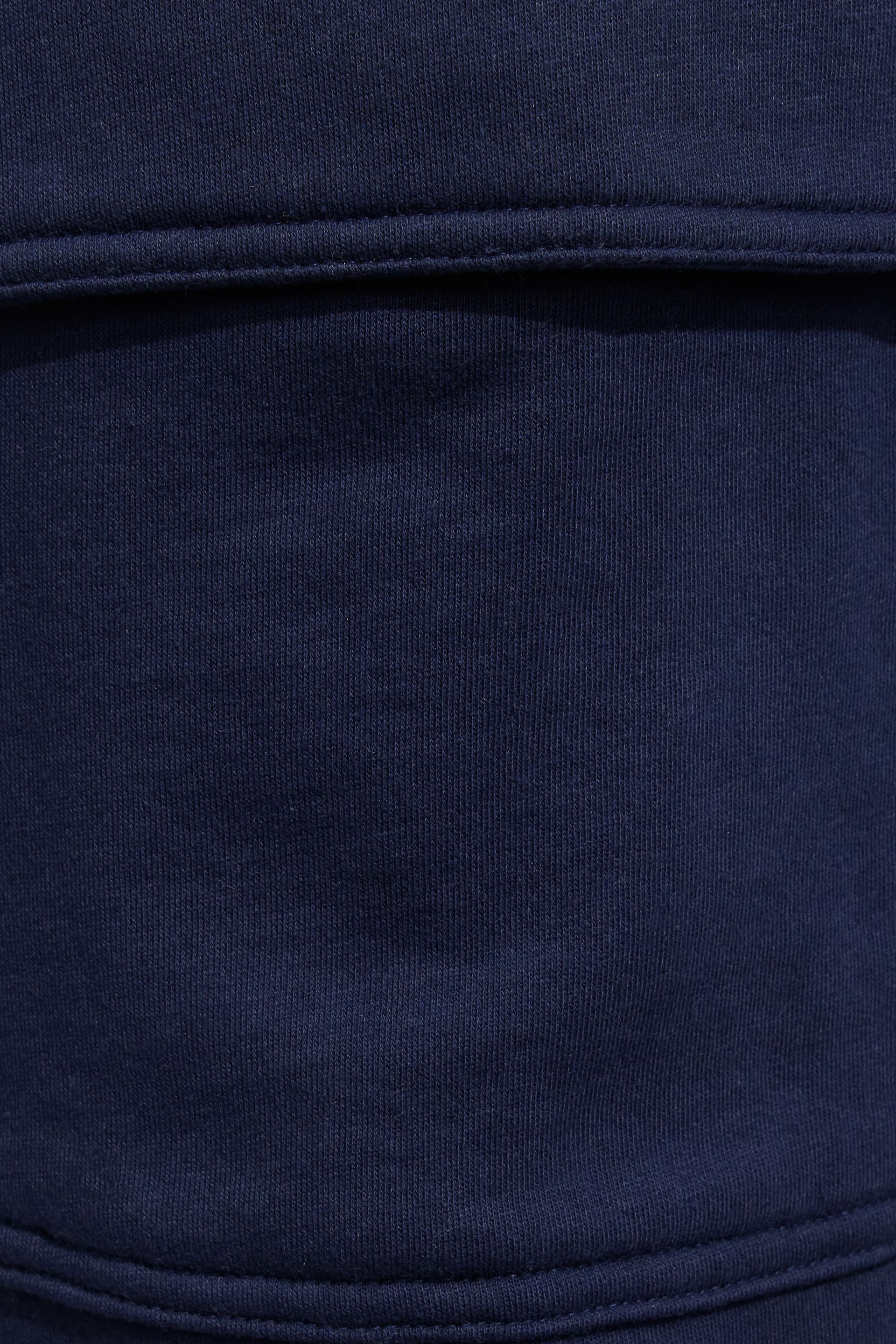 100086867_06G_alt4_1920x2880