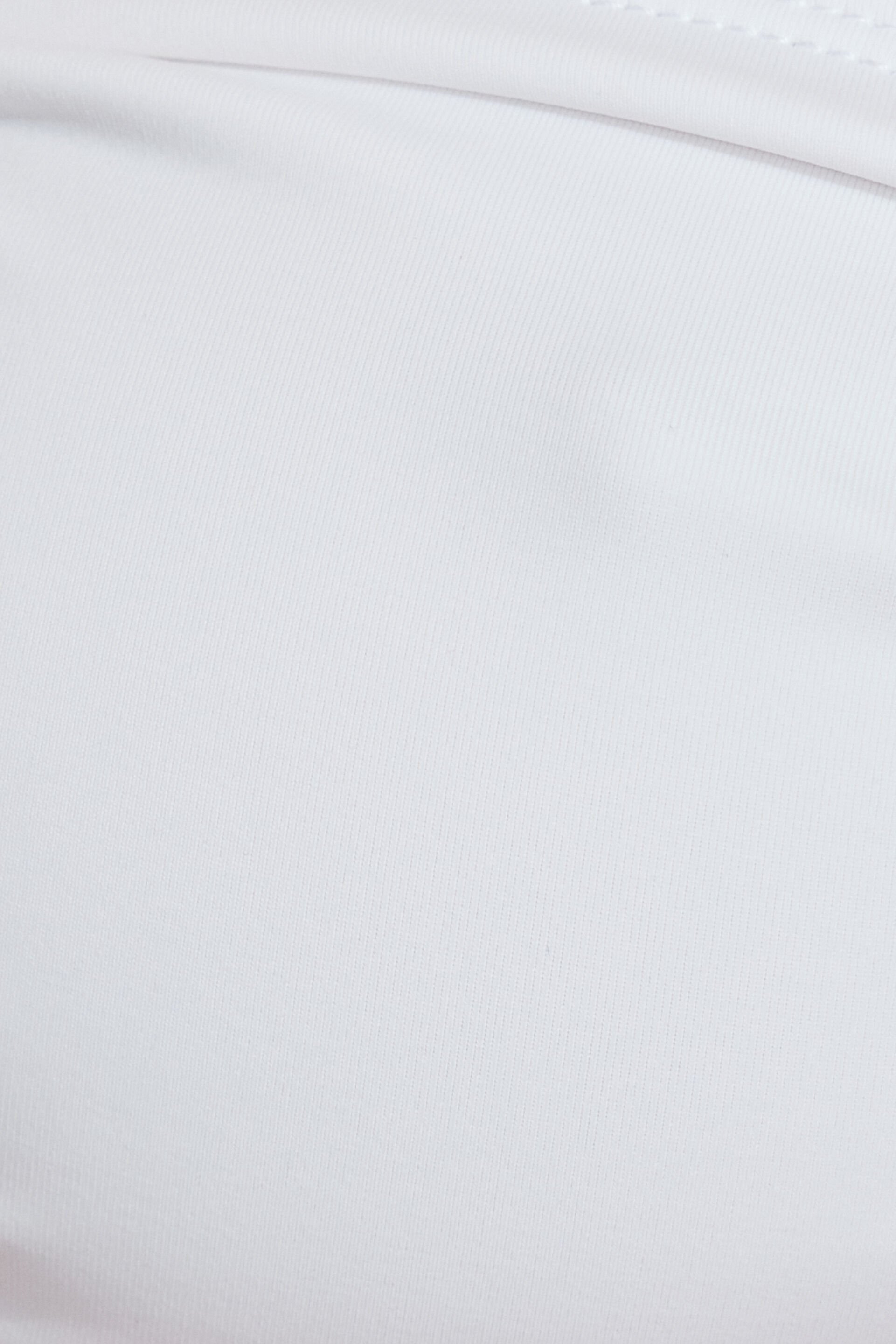 100088120_04N_alt5_1920x2880