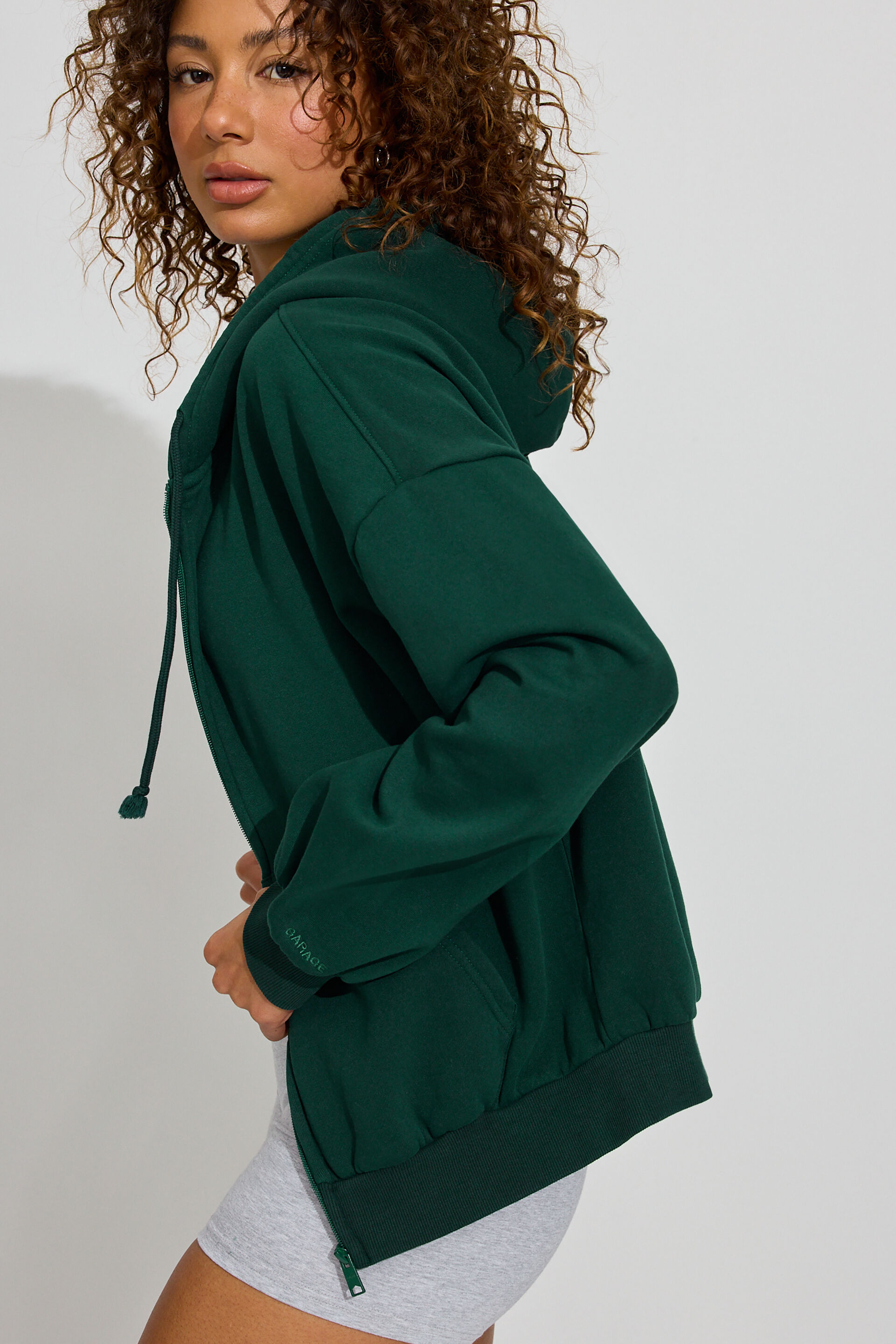 100088510_7N6_alt2_1920x2880-3