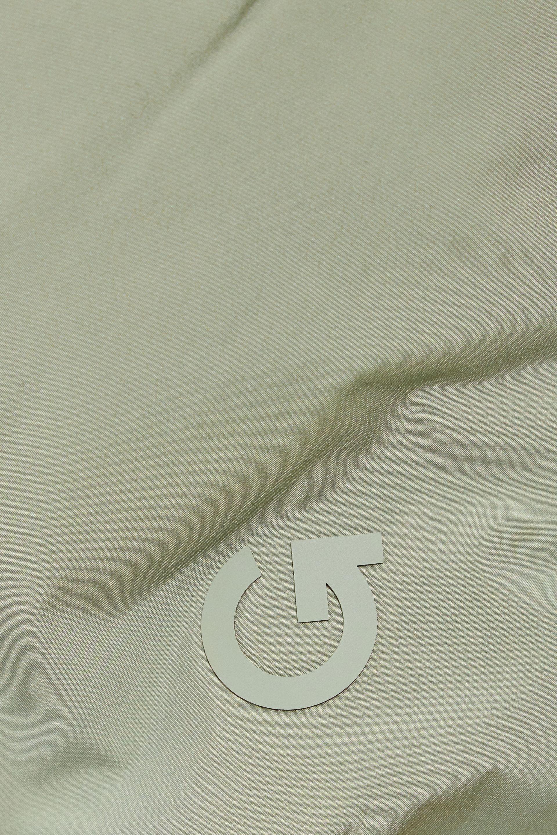 100088511_7OV_alt6_1920x2880