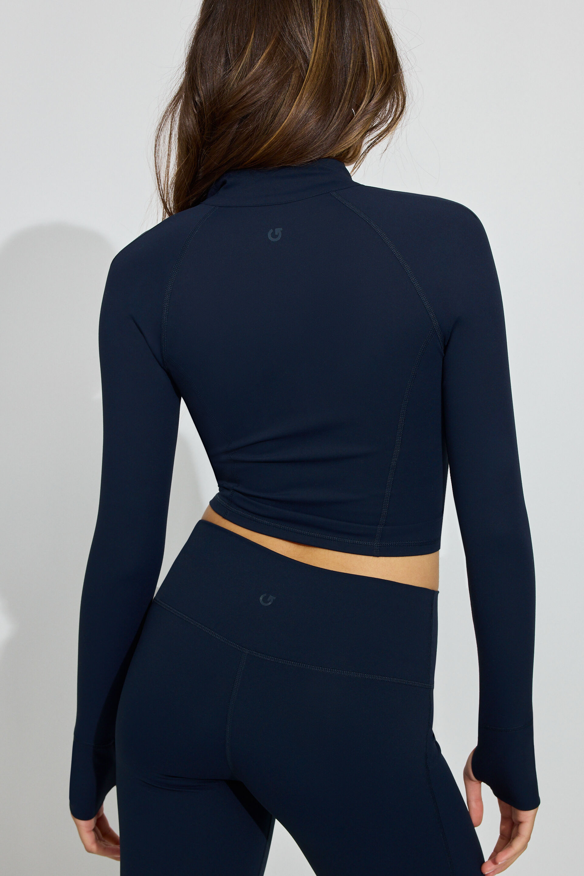 100088677_06G_alt3_1920x2880-4