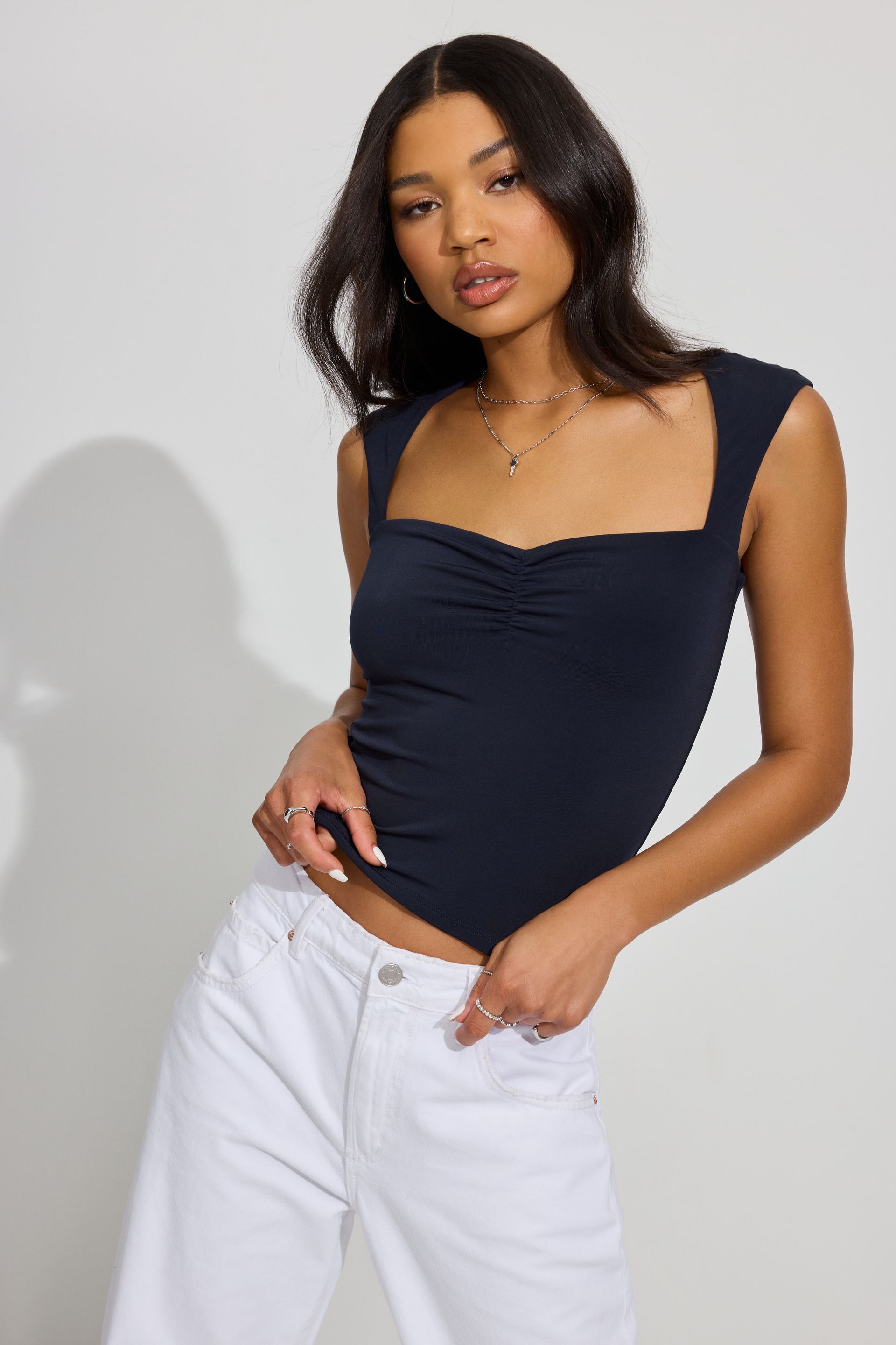 100088860_06G_alt2_1920x2880