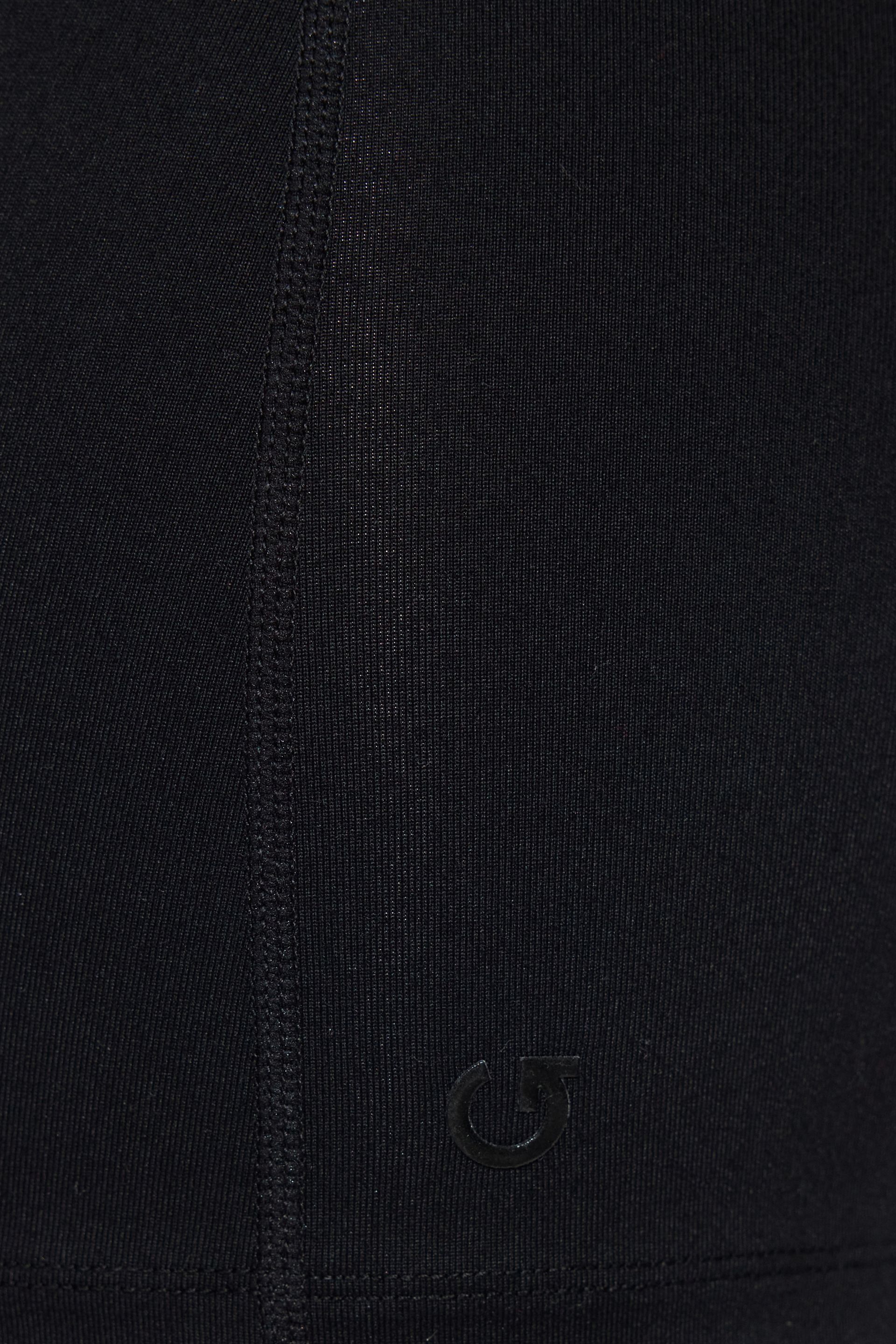 100089022_06V_alt4_1920x2880-2