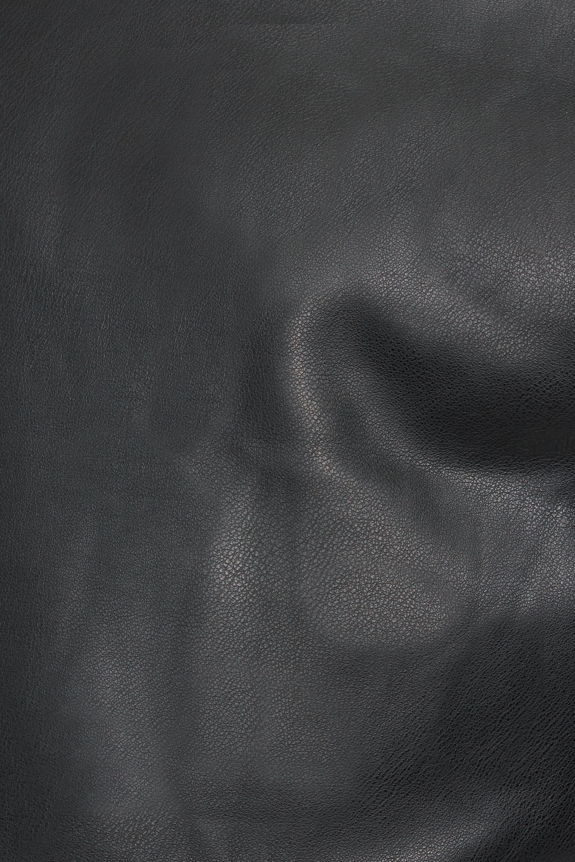 100089582_06V_alt5_1920x2880