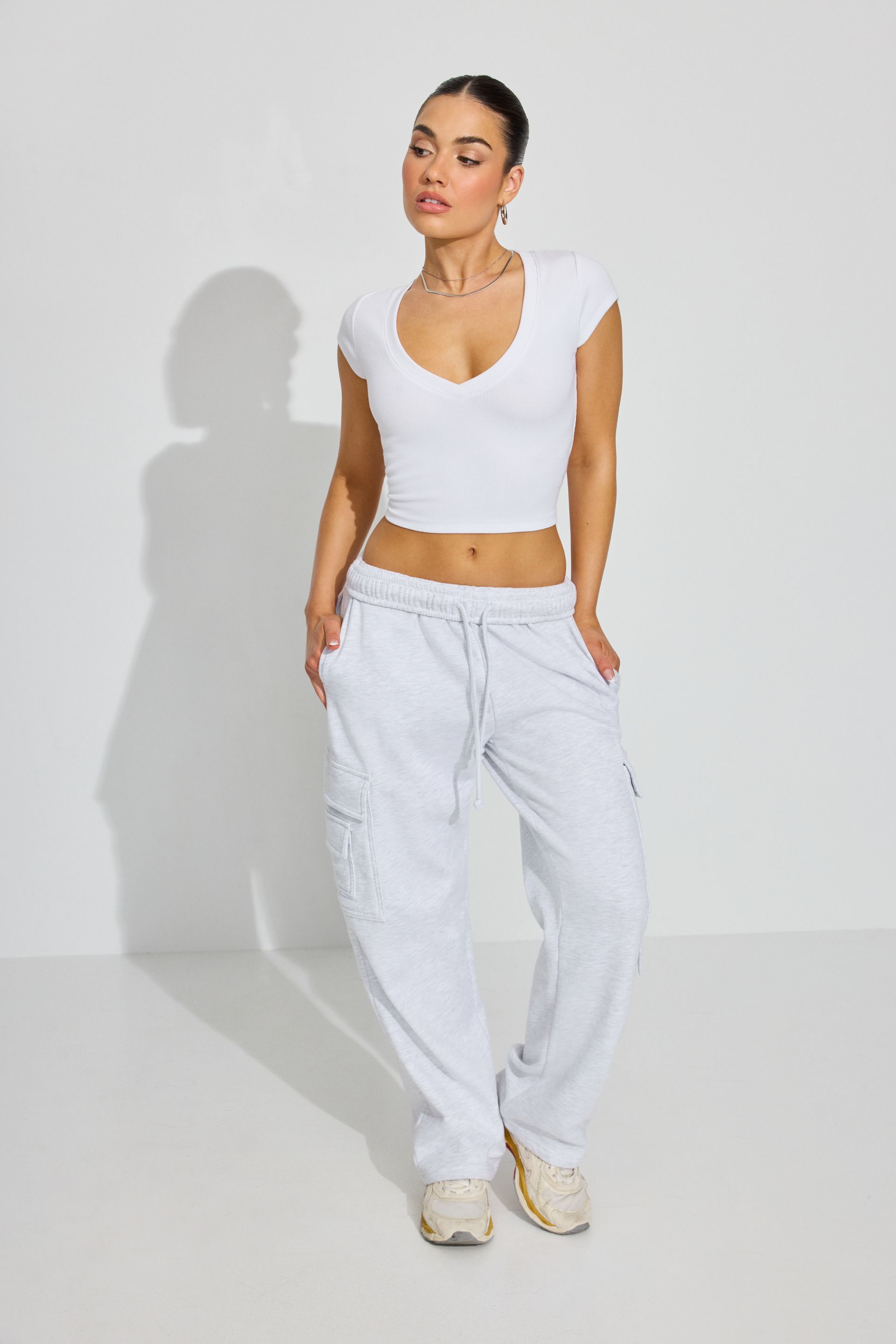 100090199_04N_alt1_1920x2880-1