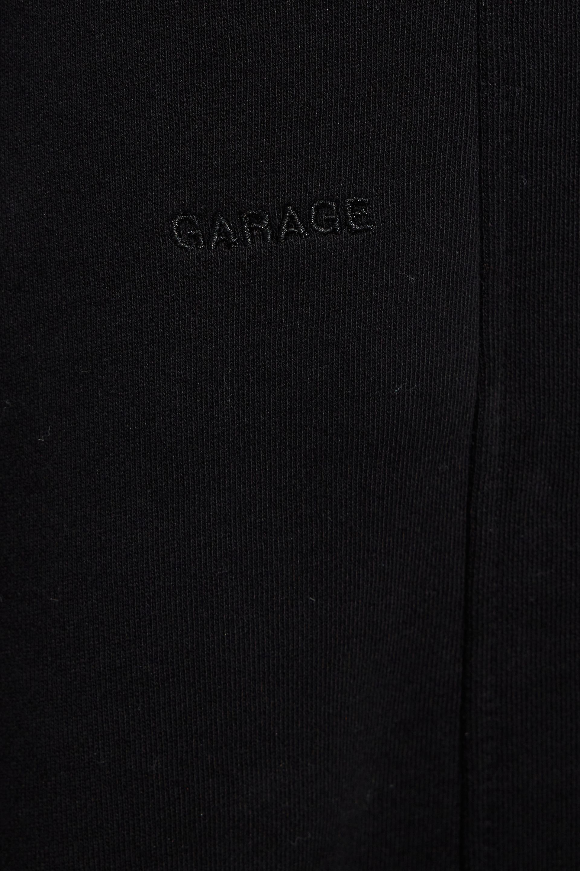 100090943_06V_alt3_1920x2880-9