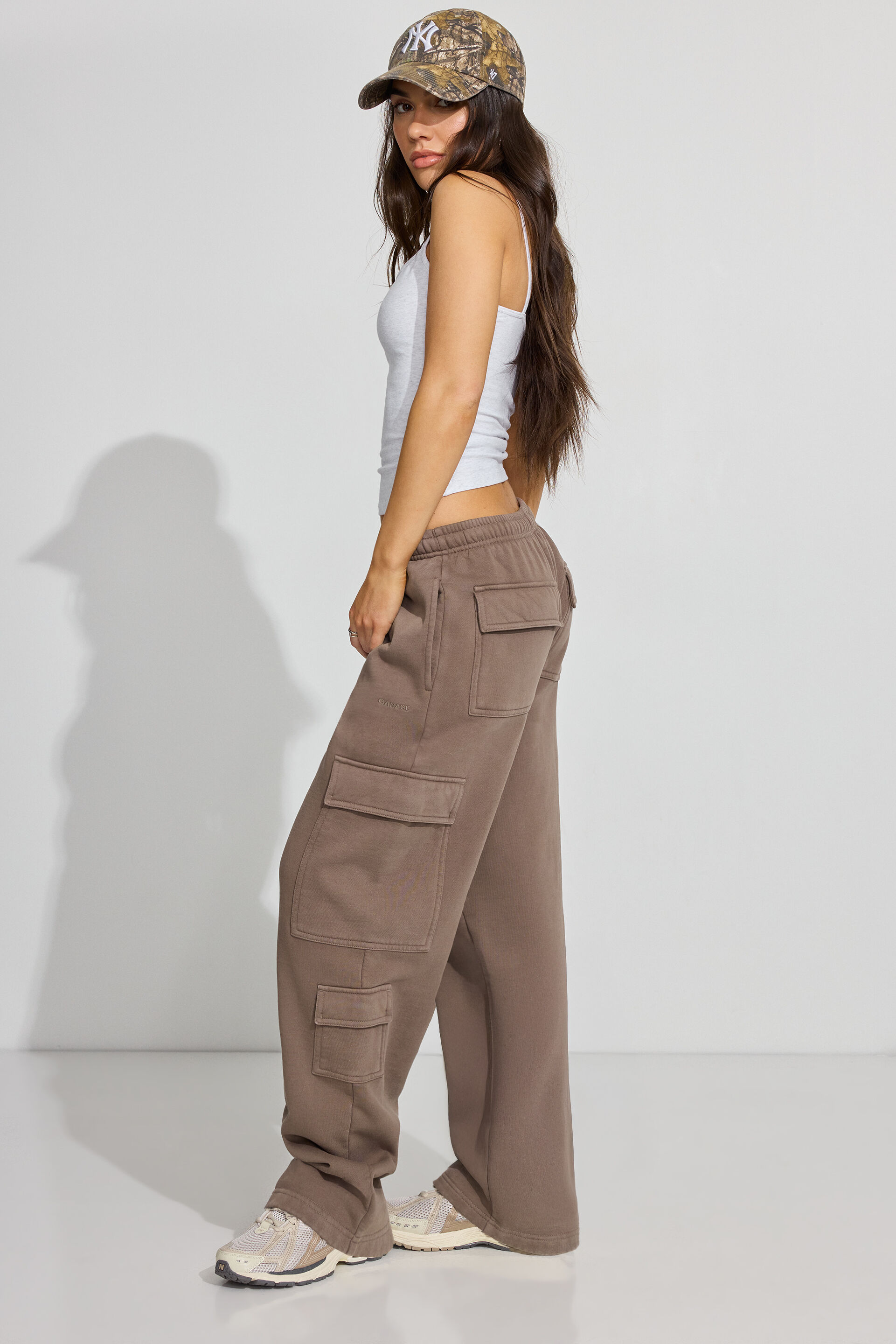 100091918_84G_alt2_1920x2880-6