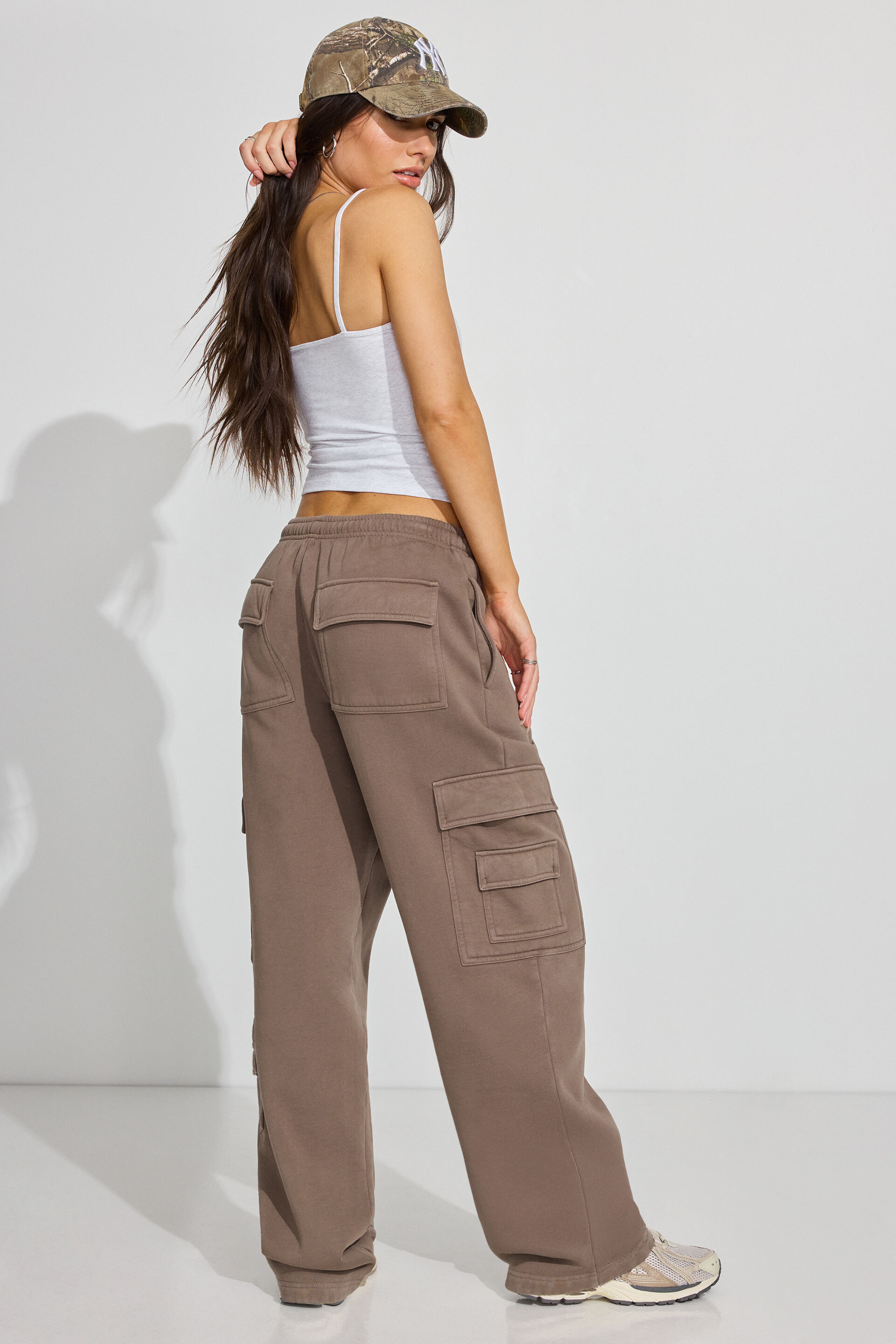 100091918_84G_alt3_1920x2880-3