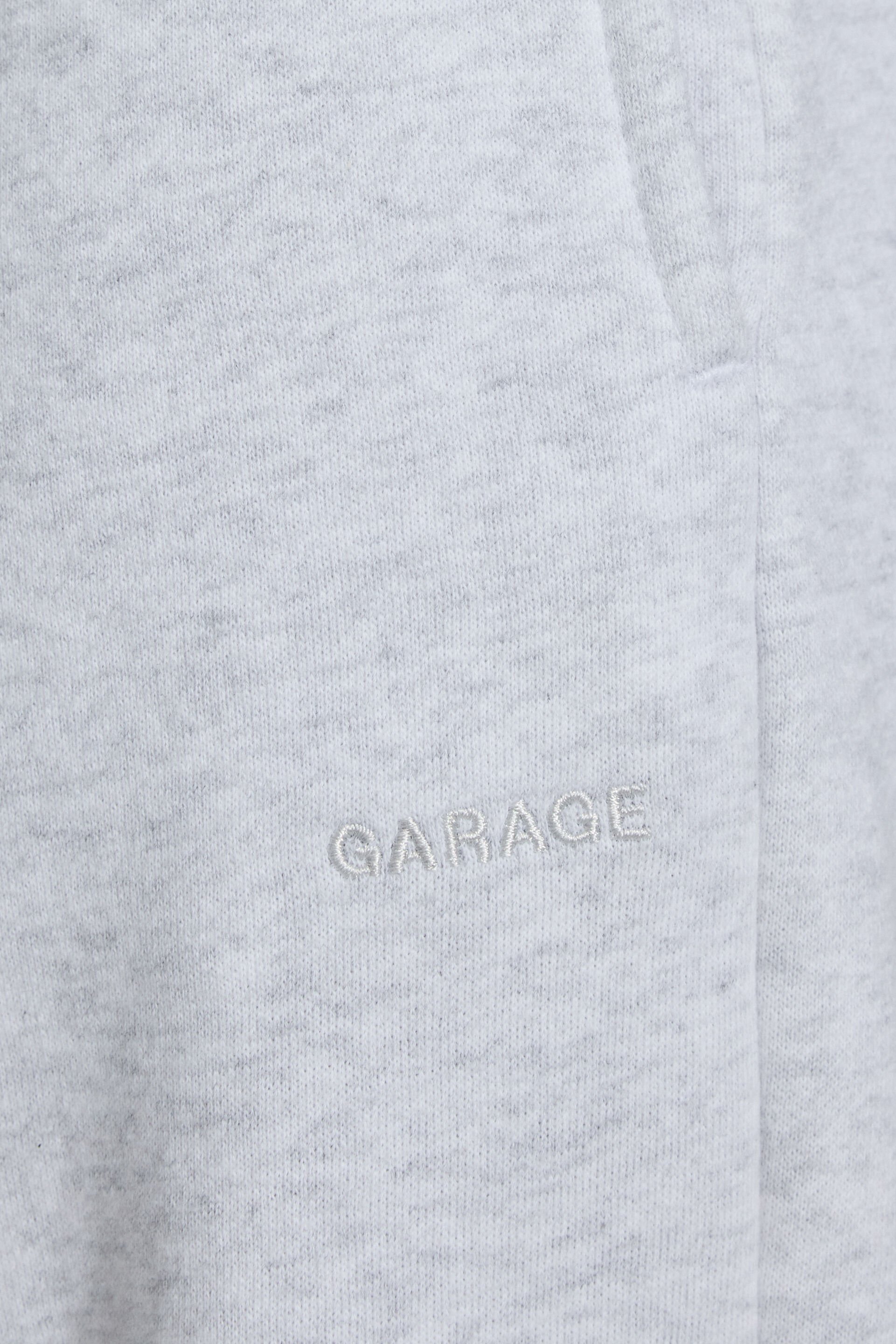 100091919_18X_alt5_1920x2880-1