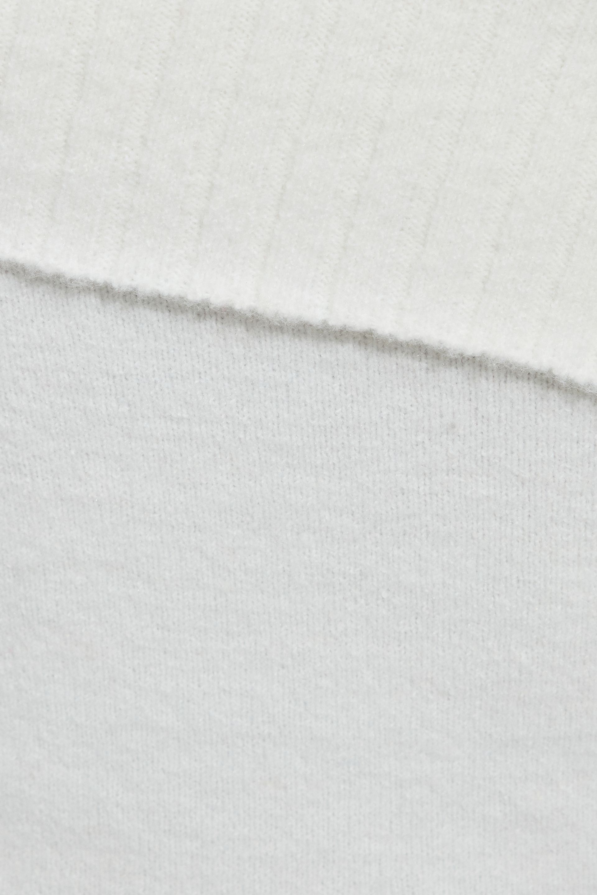 100092159_03G_alt4_1920x2880-3