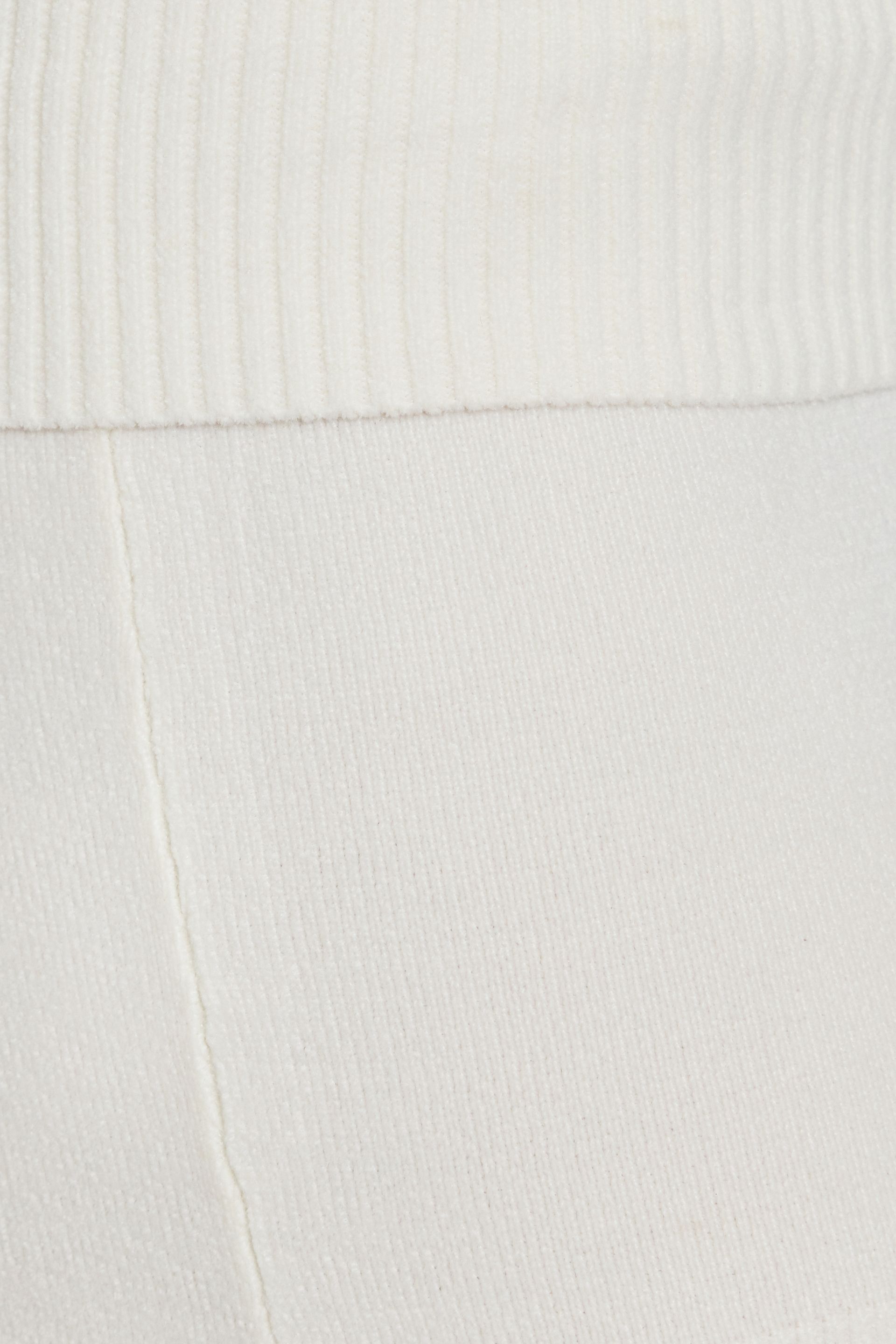 100092628_6VO_alt3_1920x2880-4