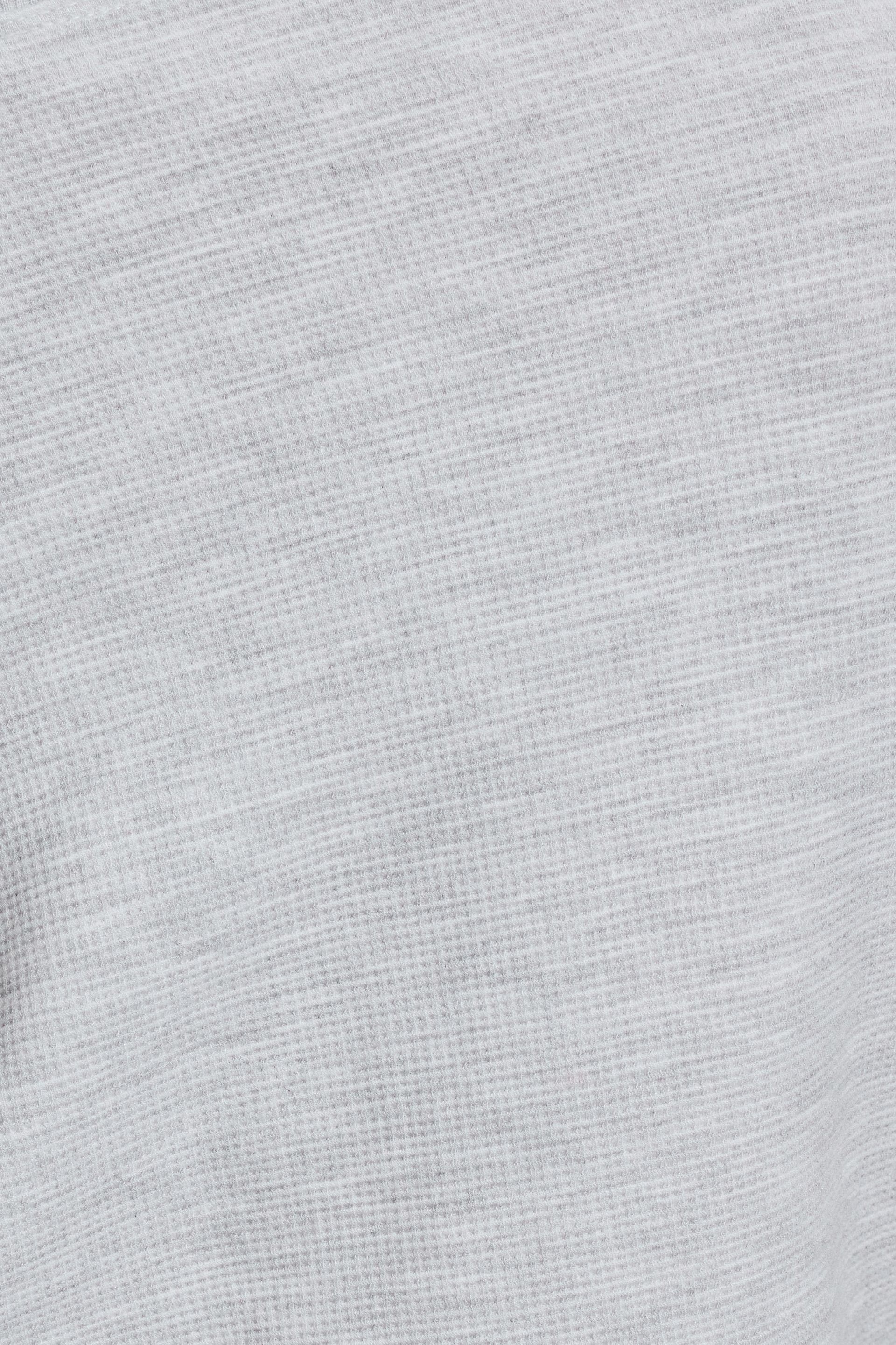 100092655_18X_alt4_1920x2880-4