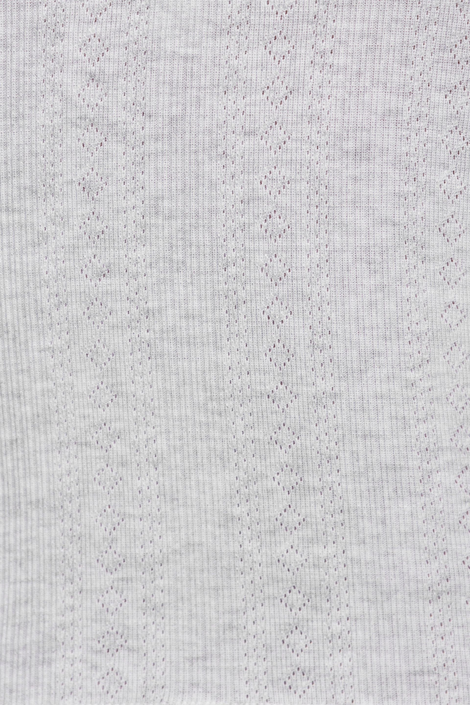 100092738_18X_alt3_1920x2880-2