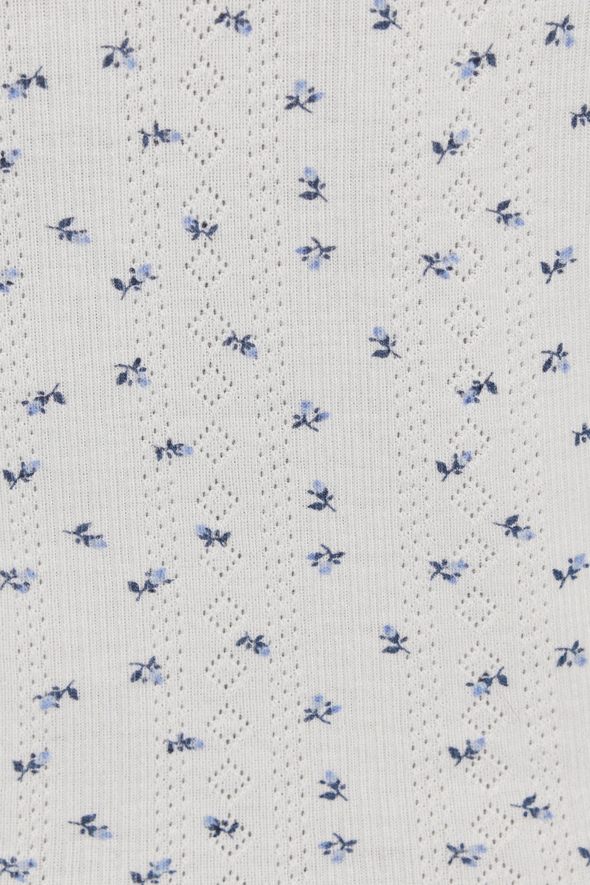 100092738_7QQ_alt3_1920x2880