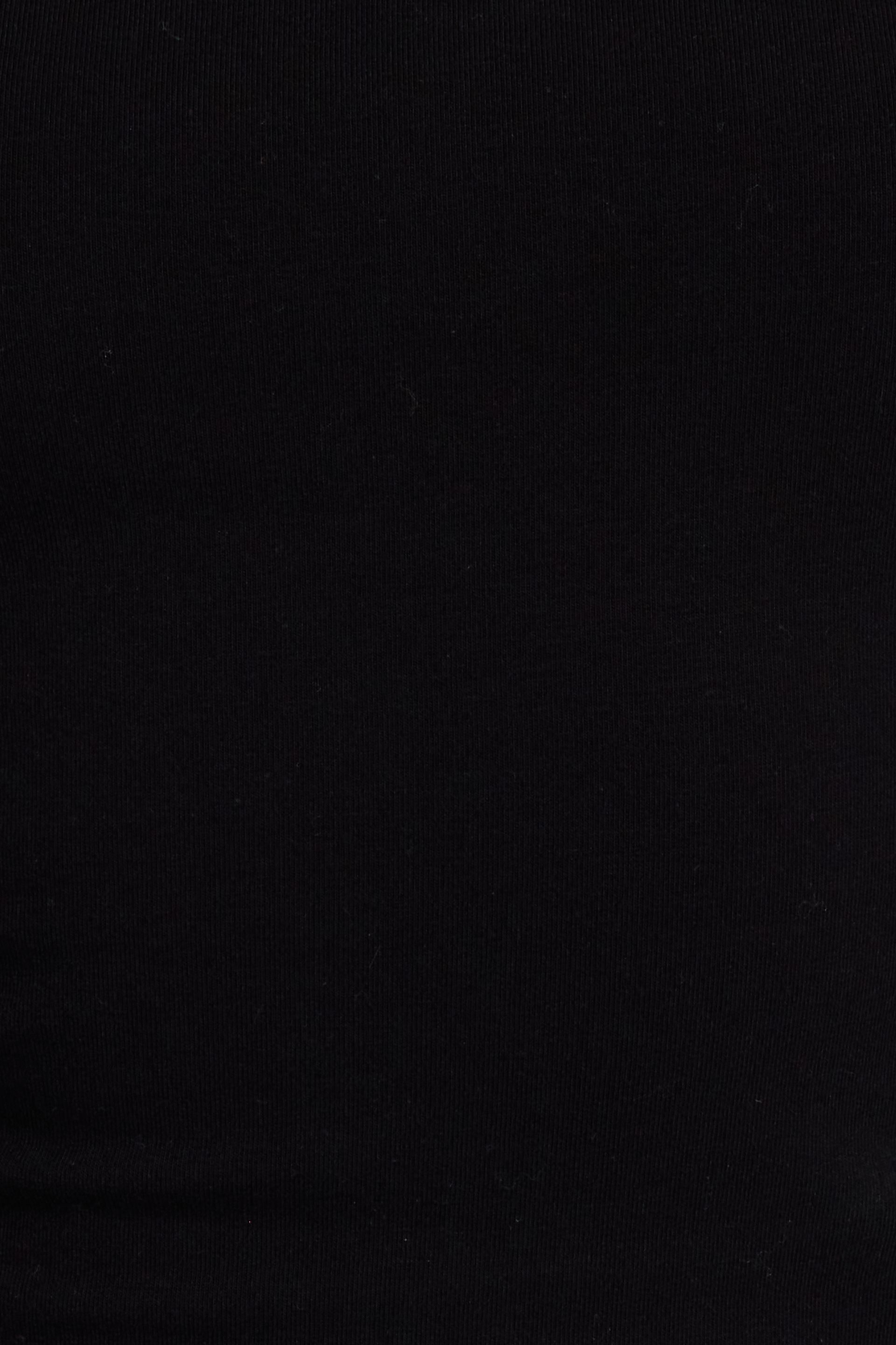 100092915_06V_alt5_1920x2880-1