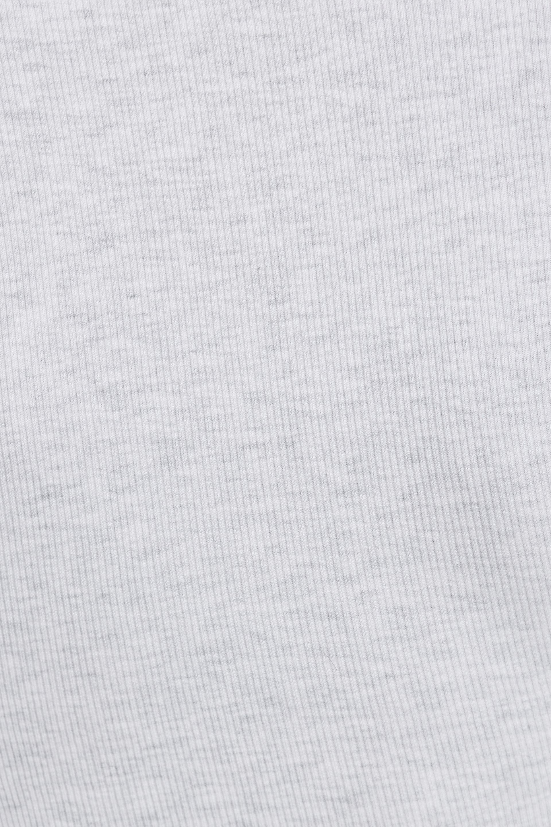 100092921_69I_alt4_1920x2880-2