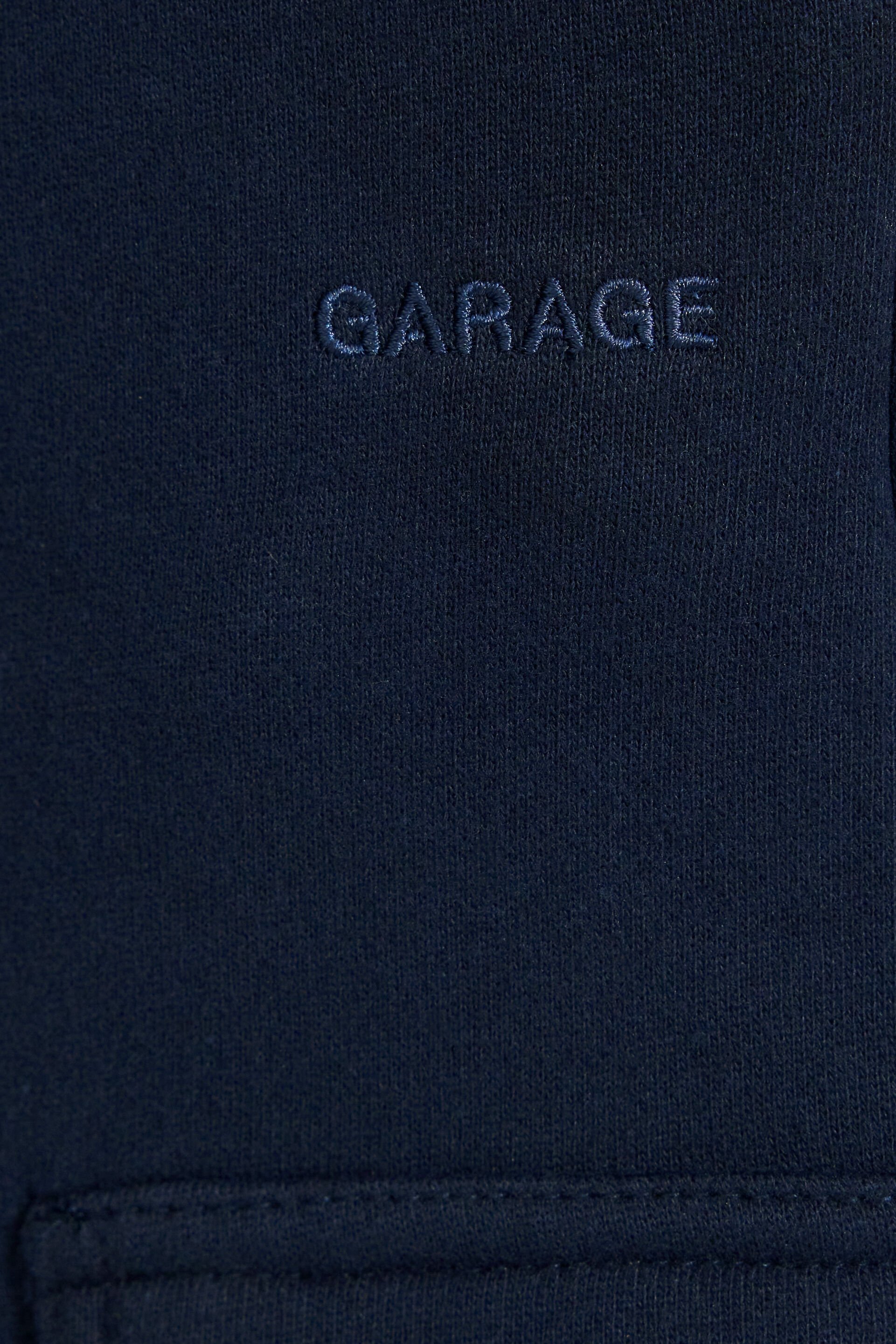 100093590_06G_alt3_1920x2880