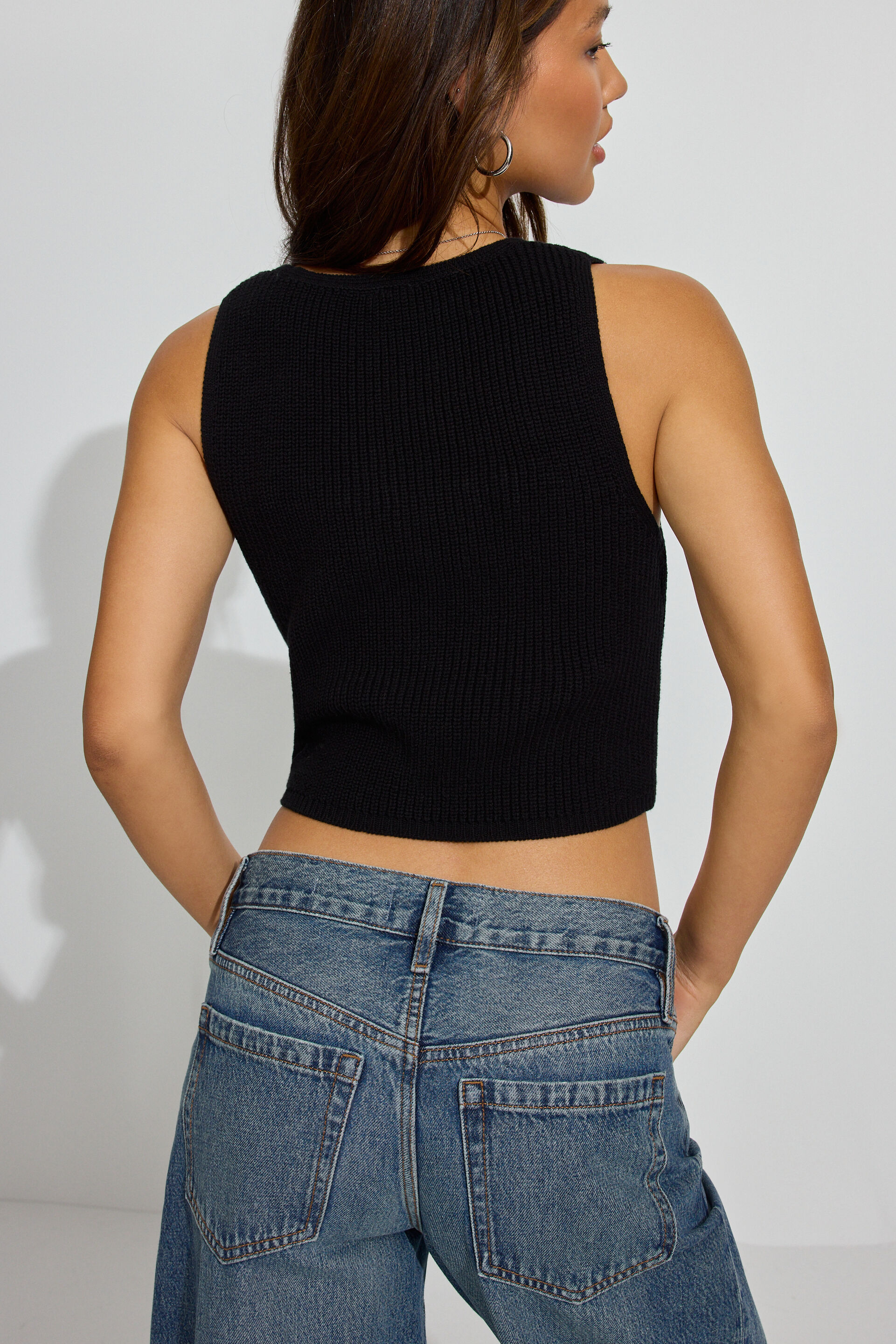 100095442_06V_alt3_1920x2880-3