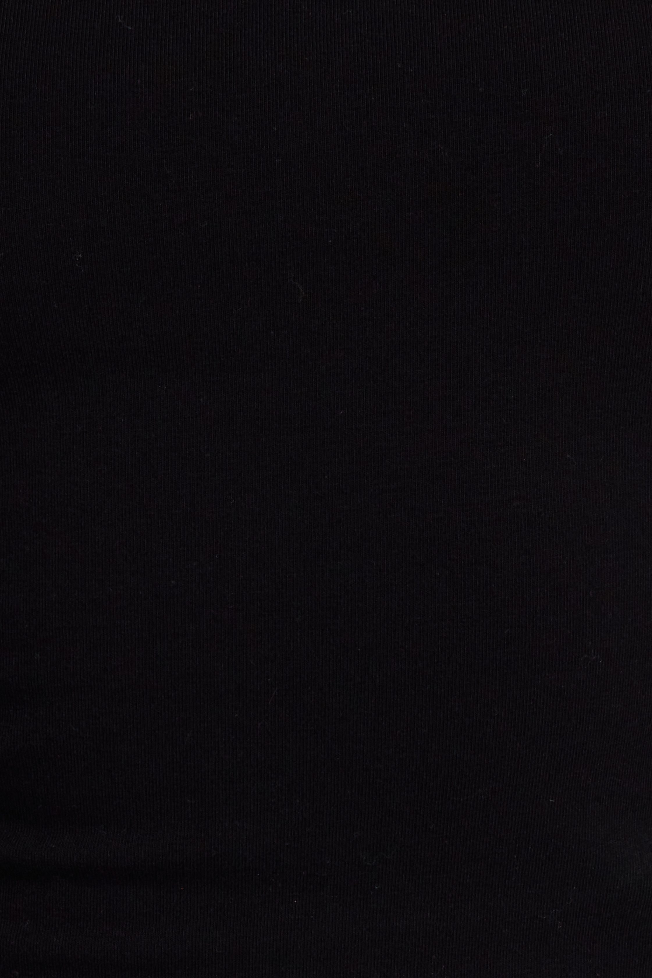 100095588_06V_alt4_1920x2880-1