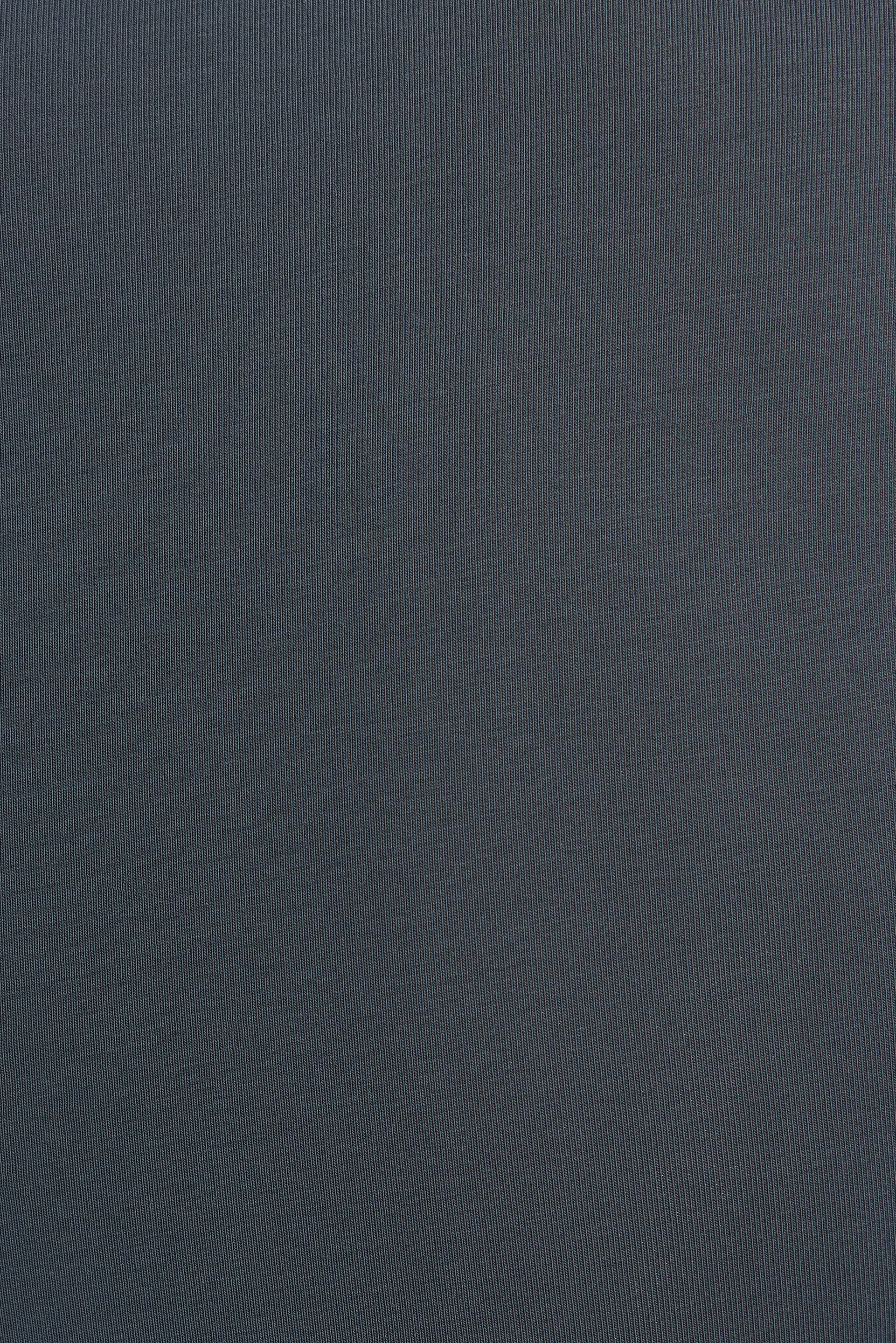 100095588_3V8_alt3_1920x2880