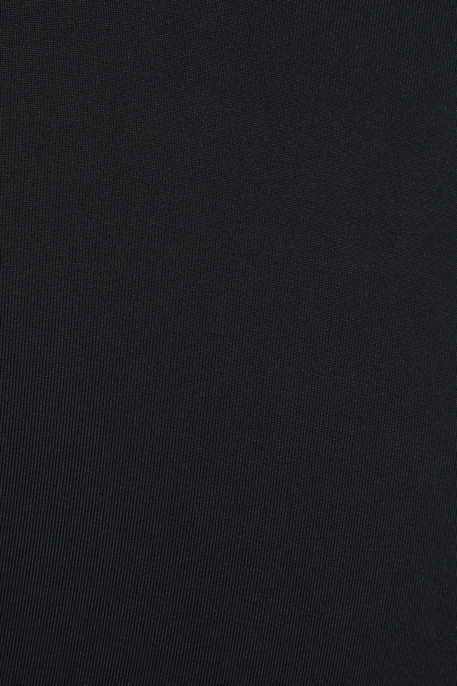 100095605_06V_alt3_1920x2880