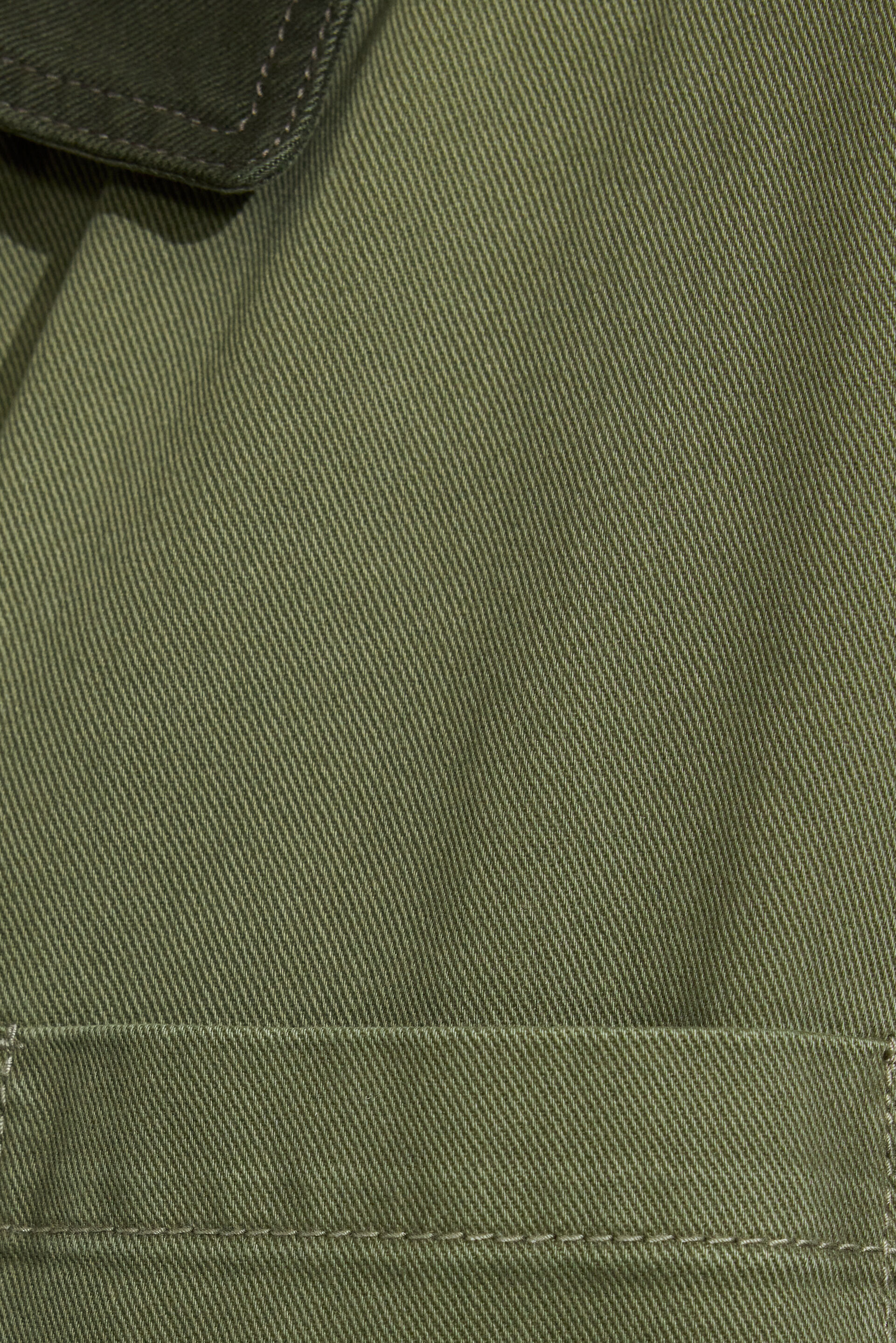 100096833_88D_alt4_1920x2880-1