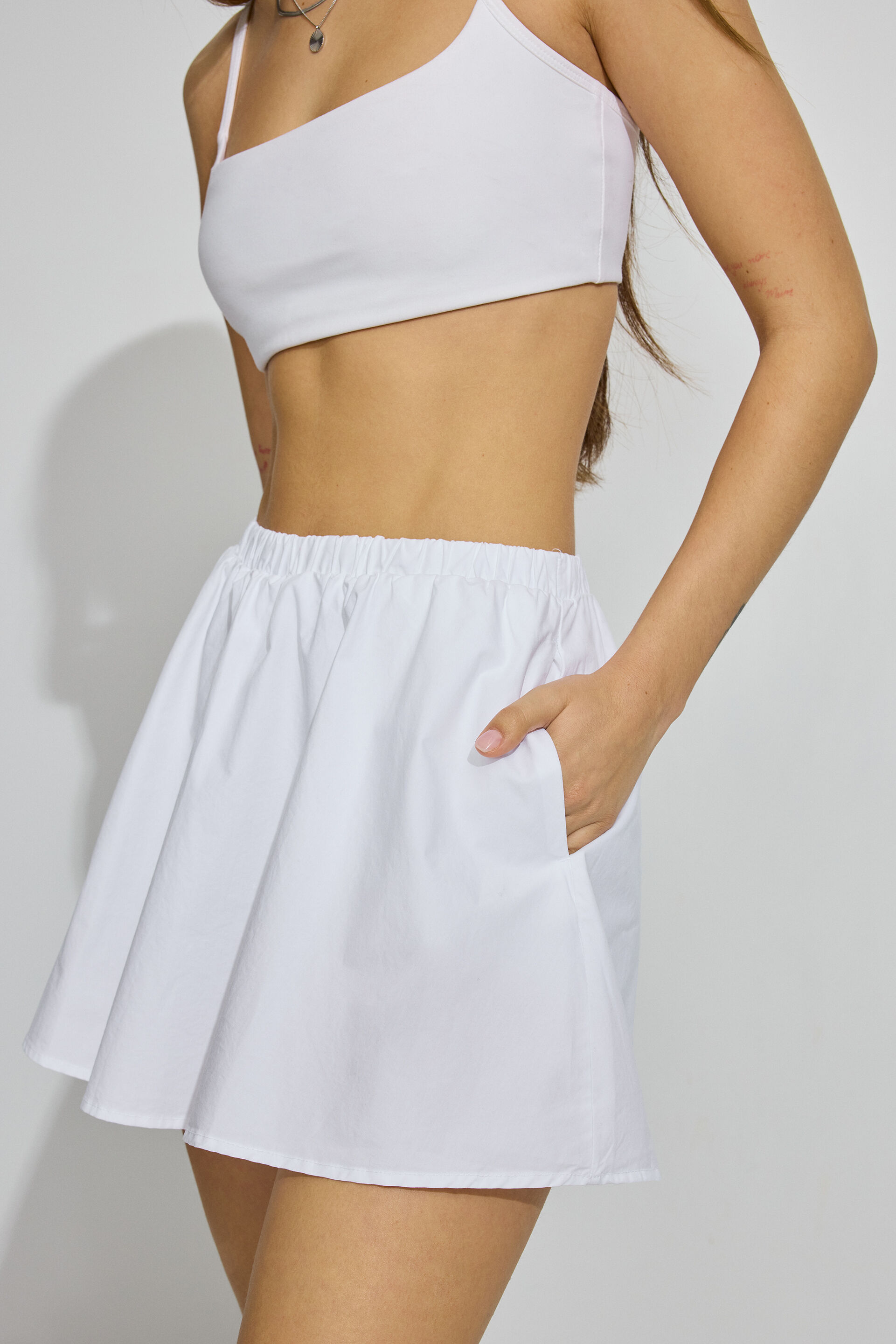 100096887_04N_alt2_1920x2880