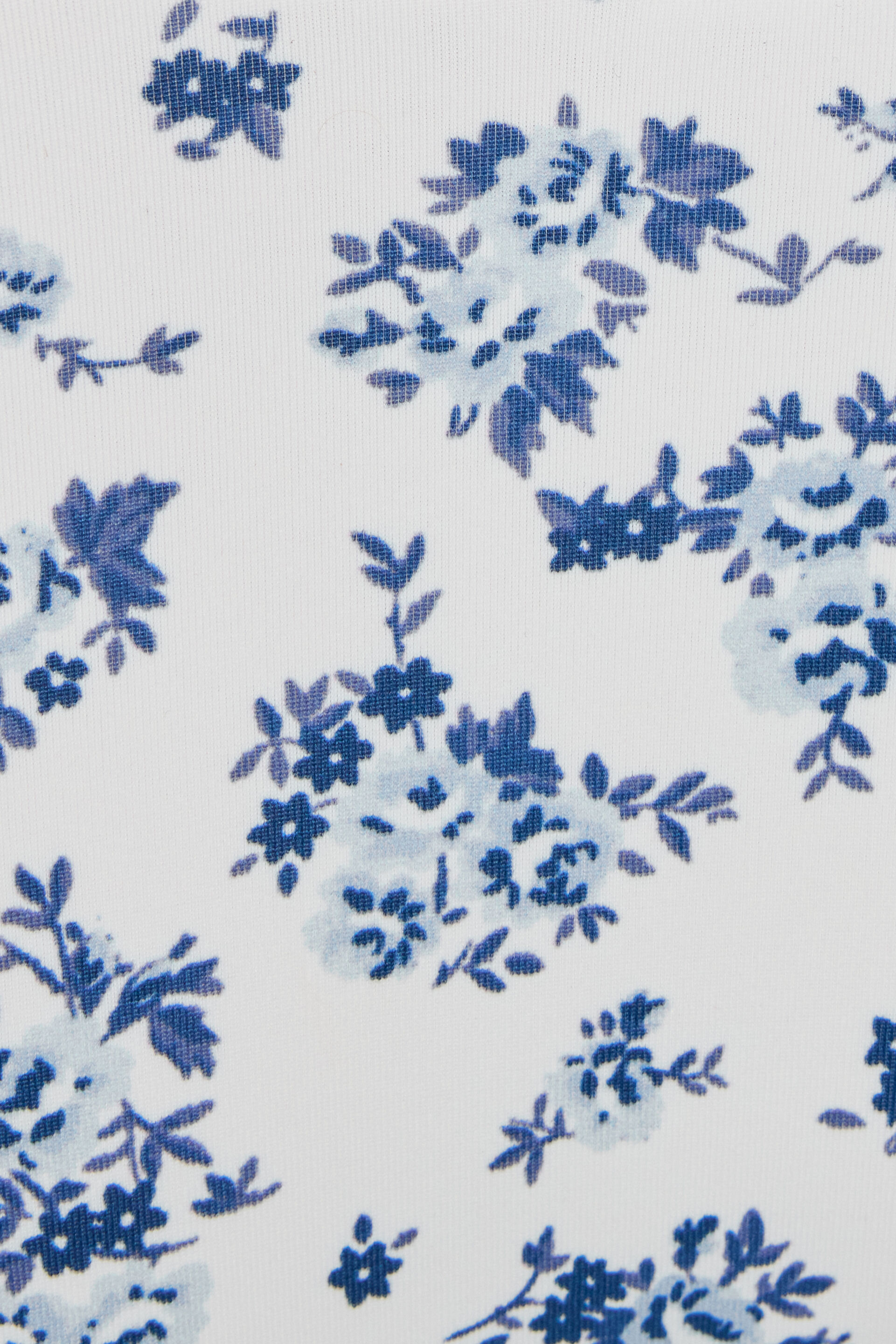 100096908_82K_alt3_1920x2880