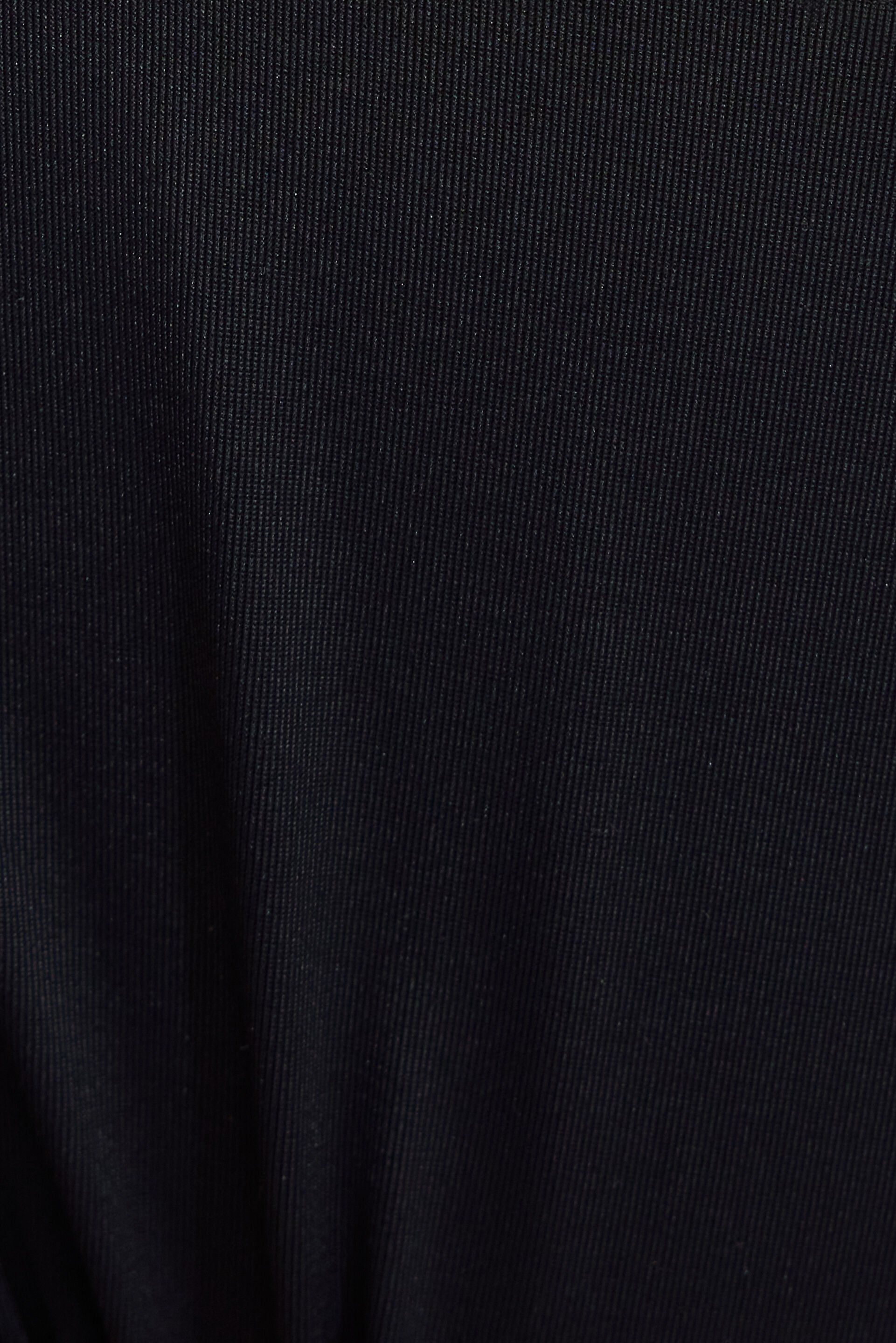 100096941_06V_alt4_1920x2880