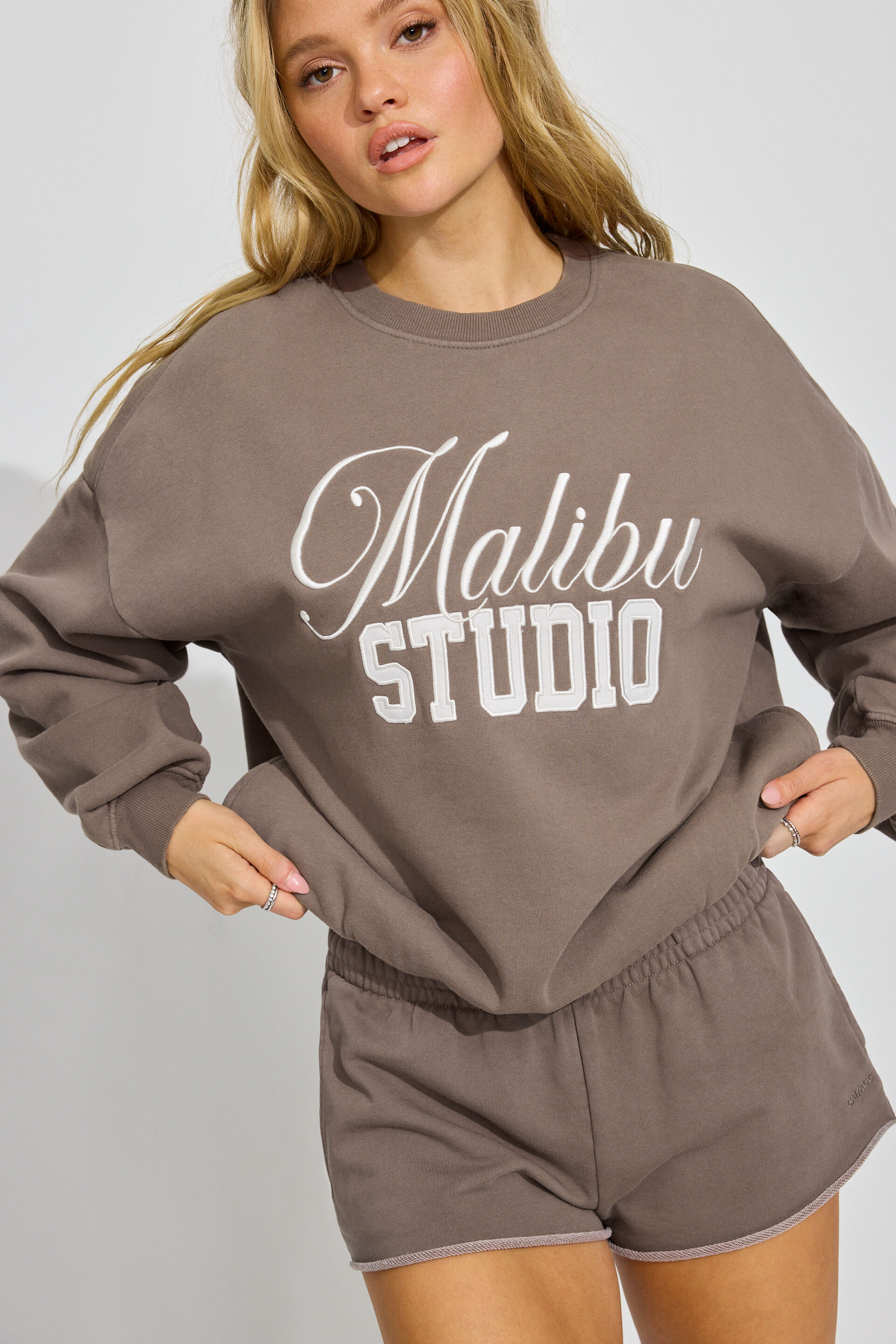 100097134_85V_alt1_1920x2880-9