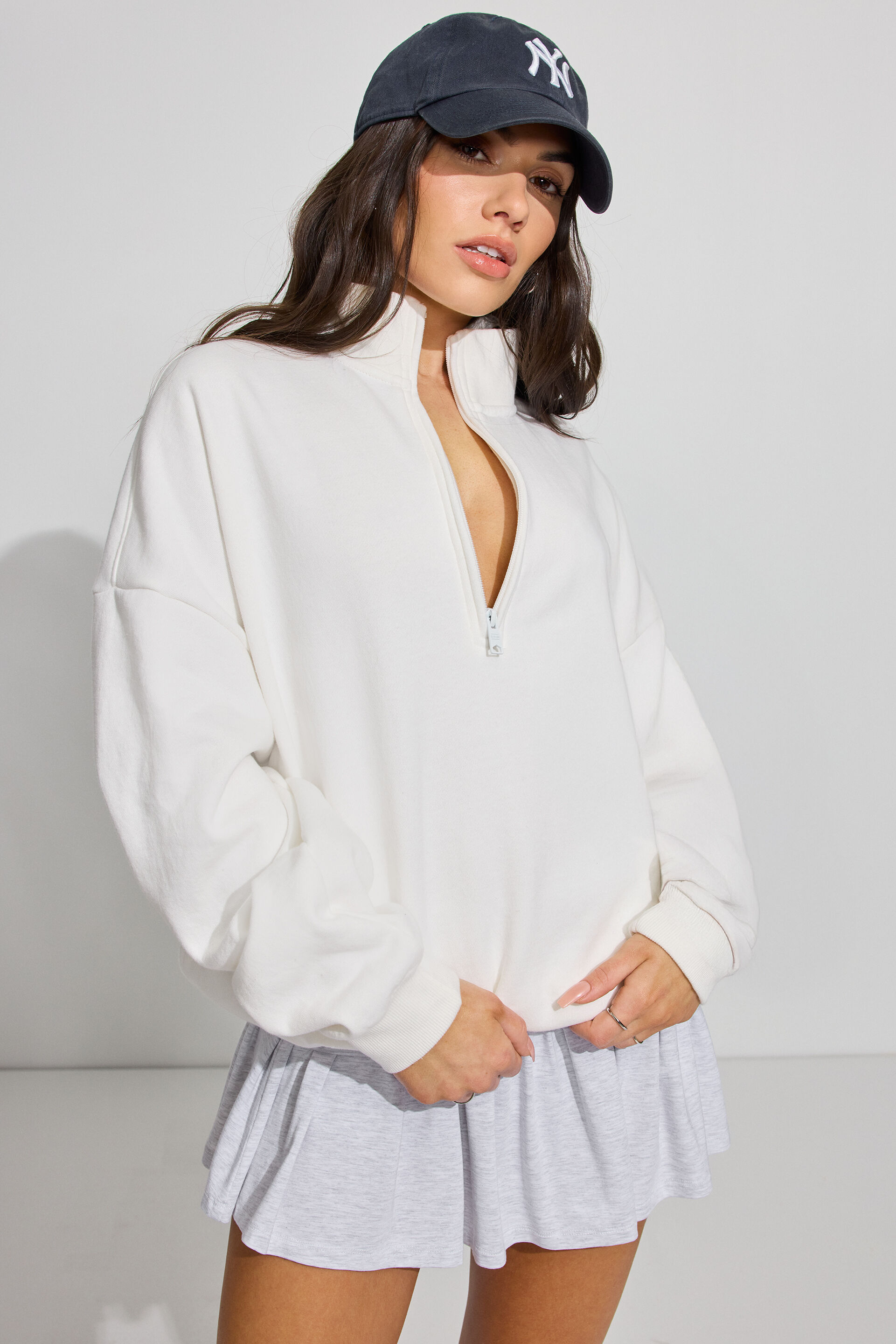 100097792_03G_1920x2880