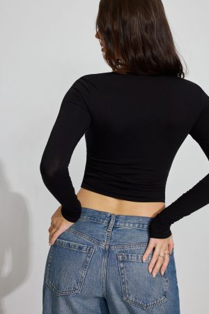 Scoop Neck Long Sleeve Top