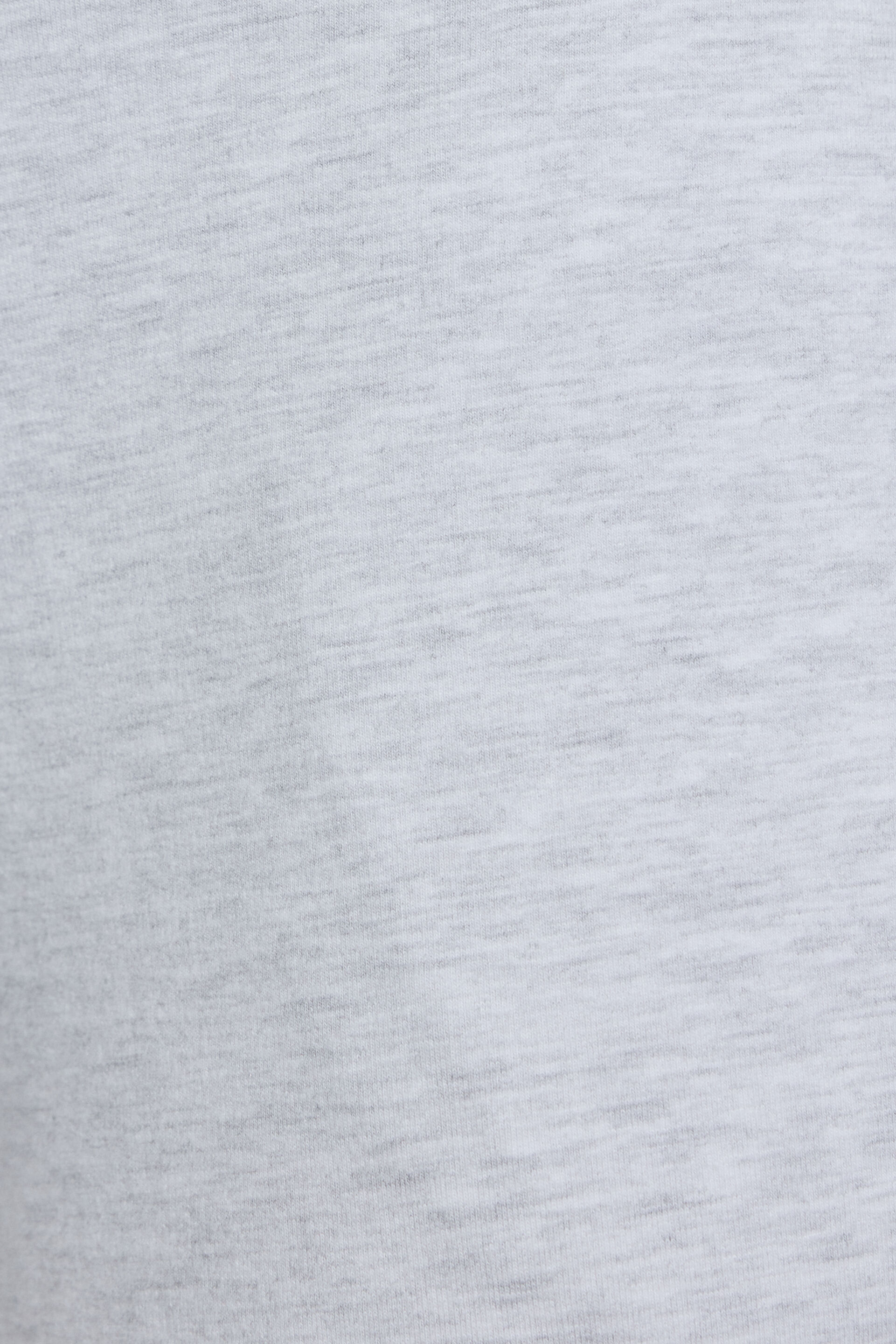 100098016_18X_alt3_1920x2880-2