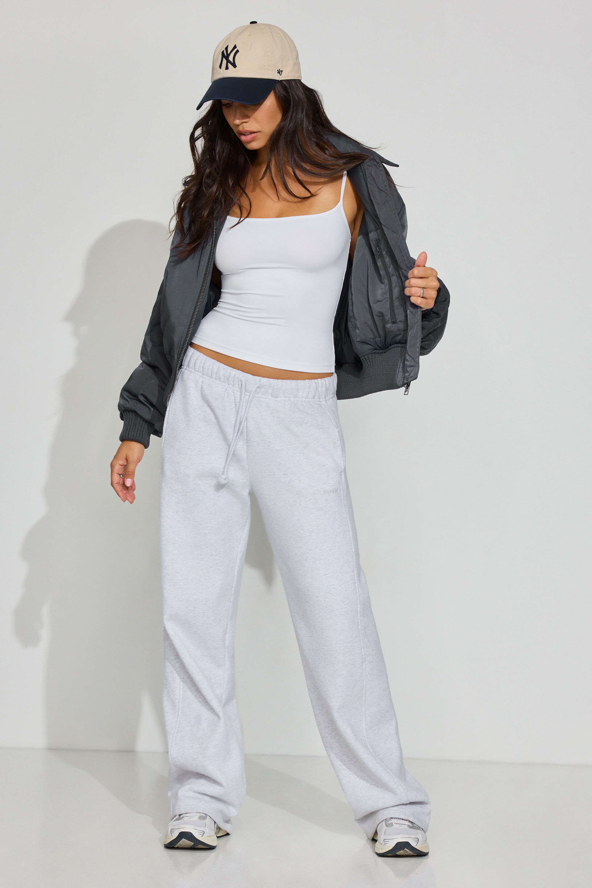 100098098_8B5_alt1_1920x2880