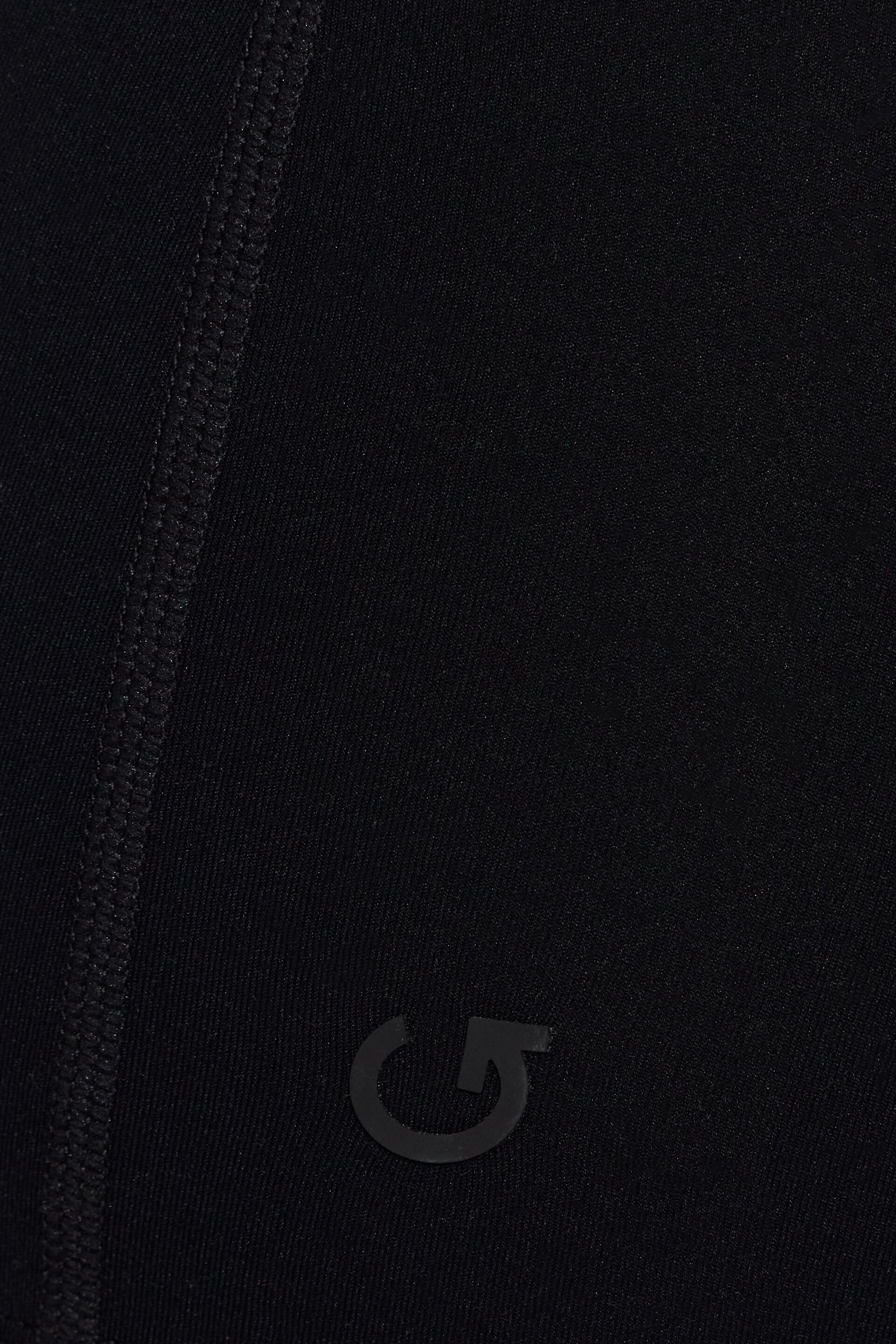 100098404_06V_alt4_1920x2880-1