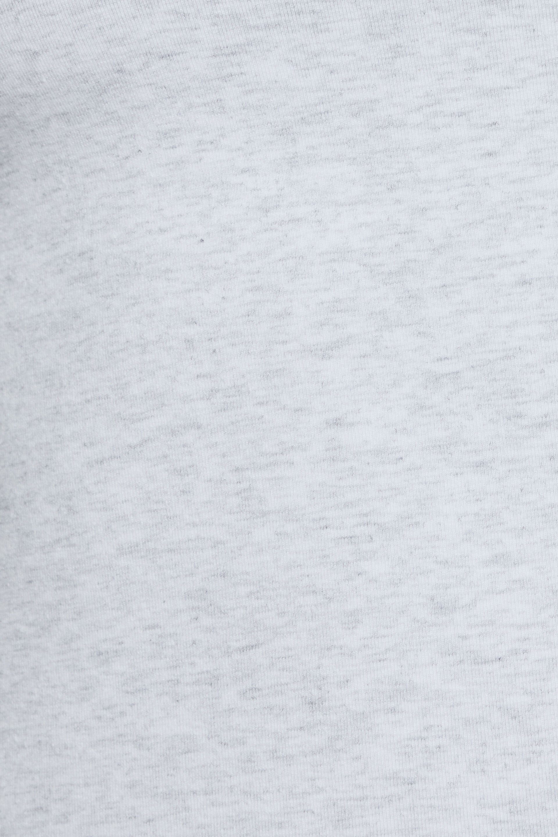 100098568_69I_alt4_1920x2880-2