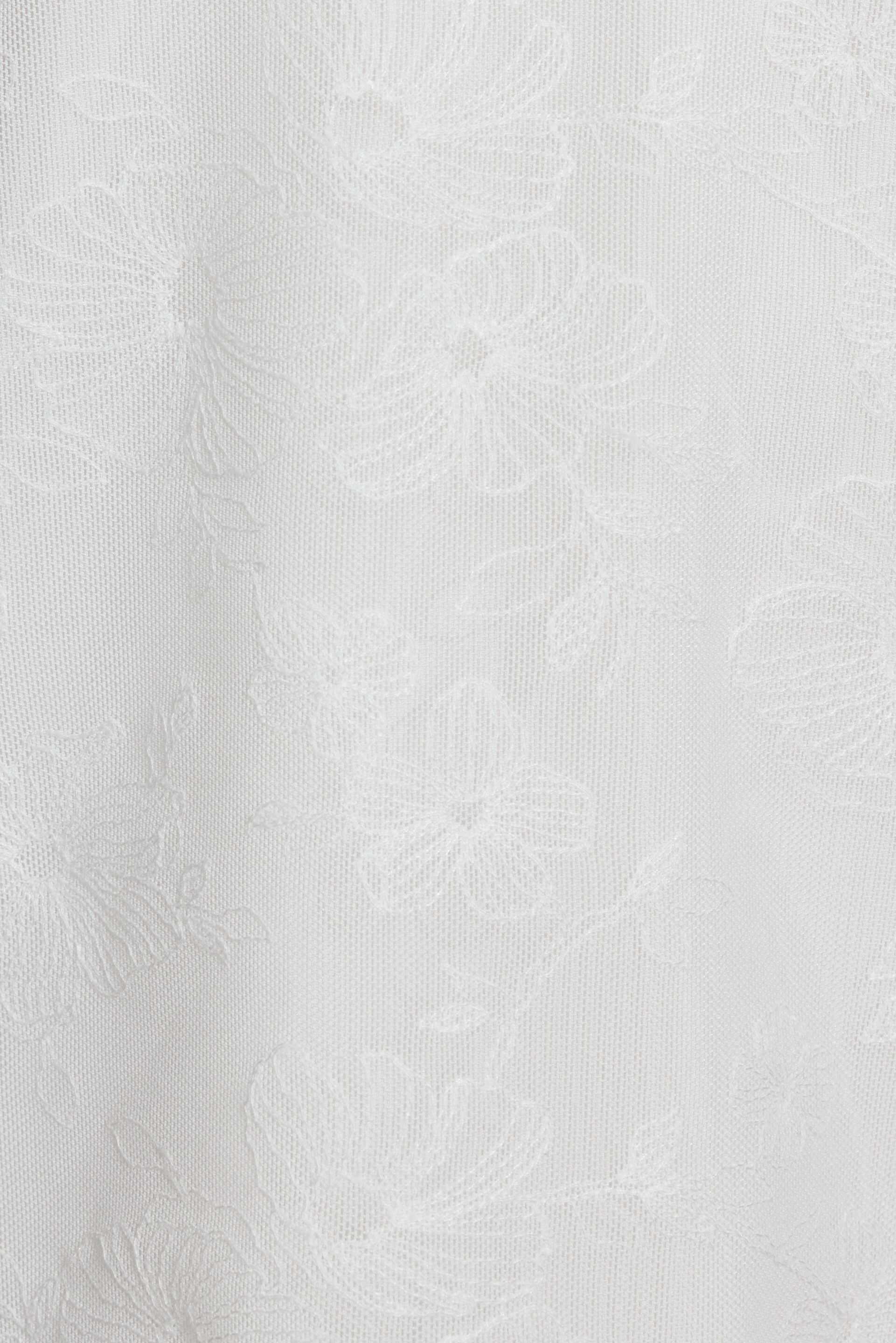 100098611_80X_alt3_1920x2880-2