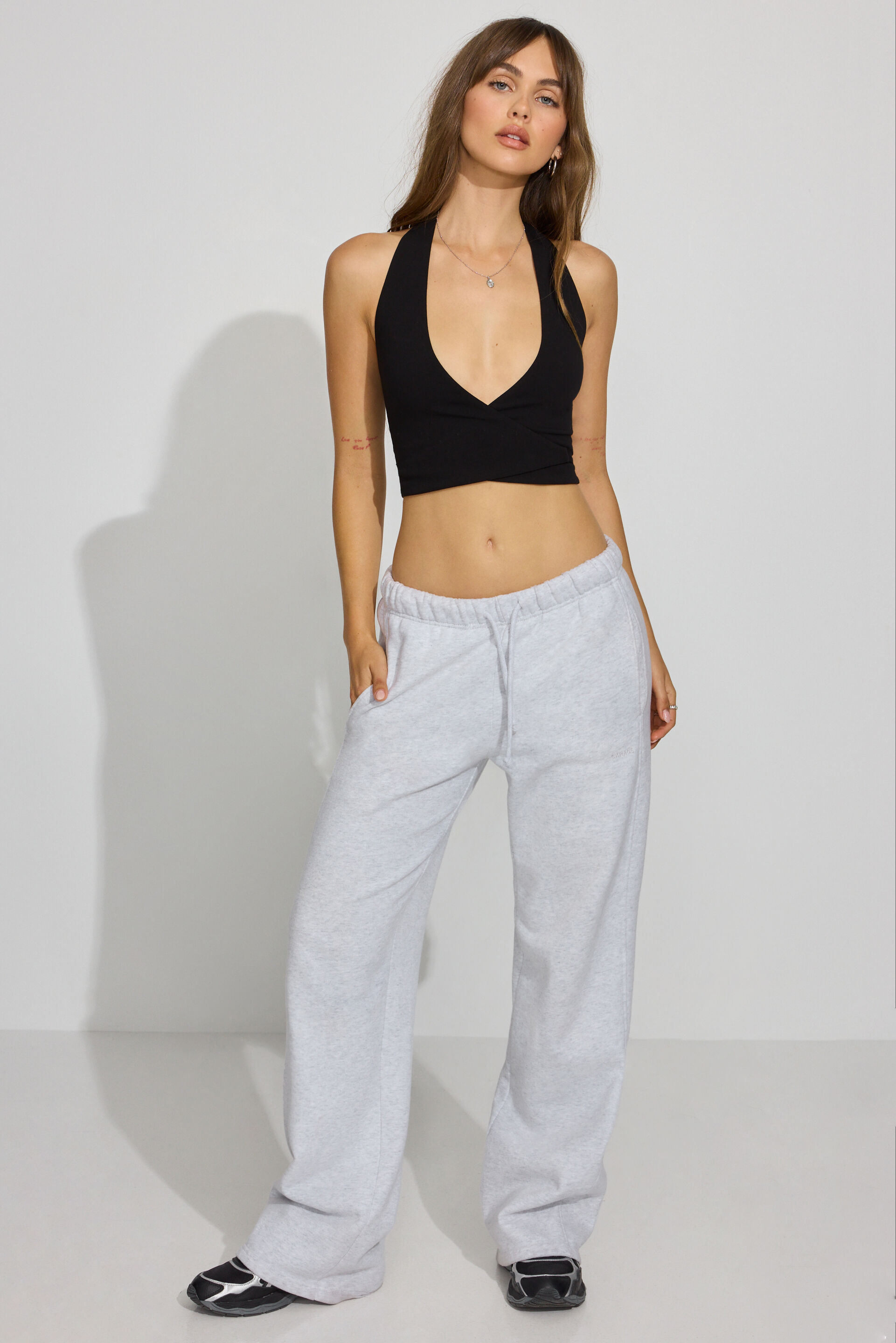 100098992_06V_alt1_1920x2880-4