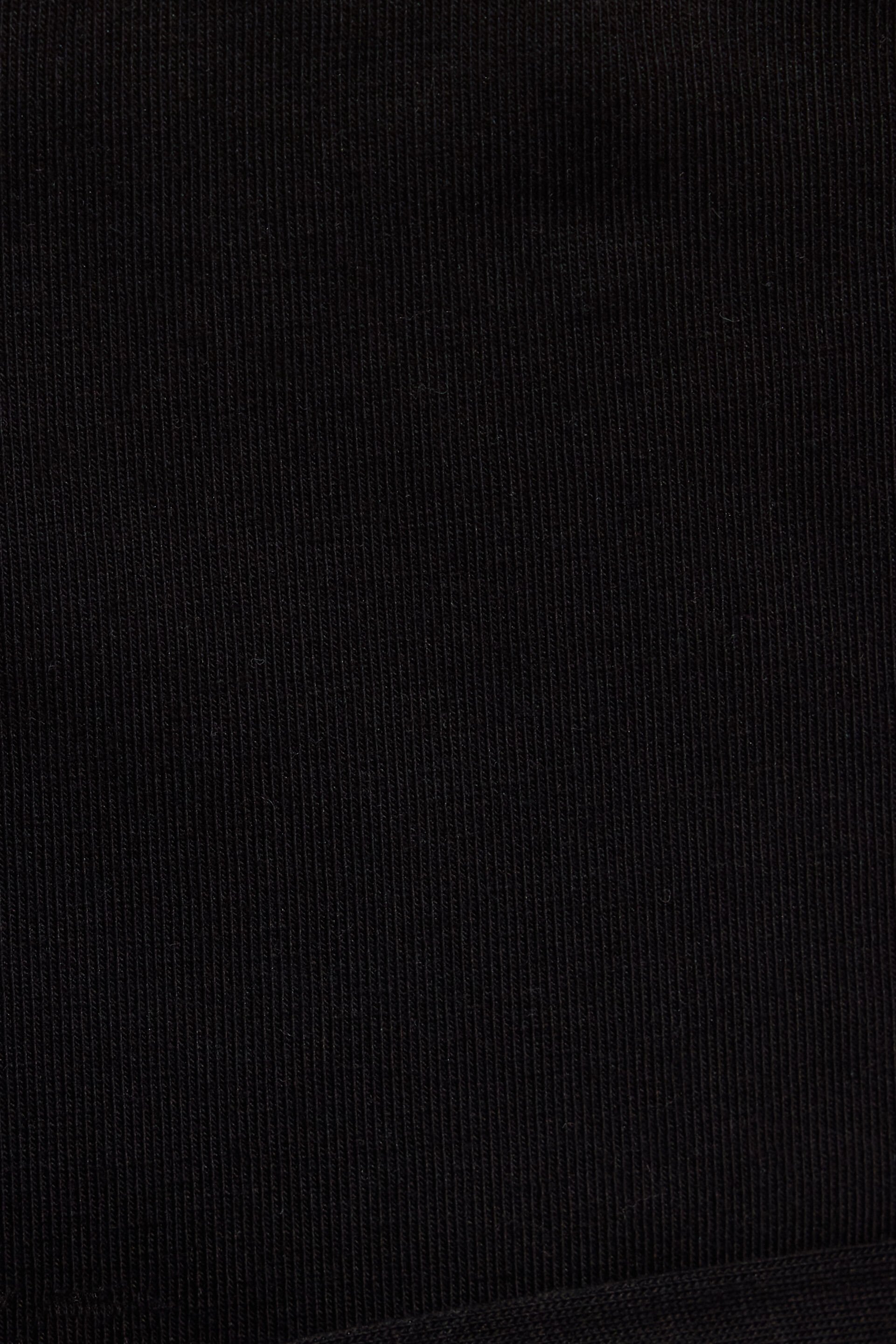 100098992_06V_alt3_1920x2880-1