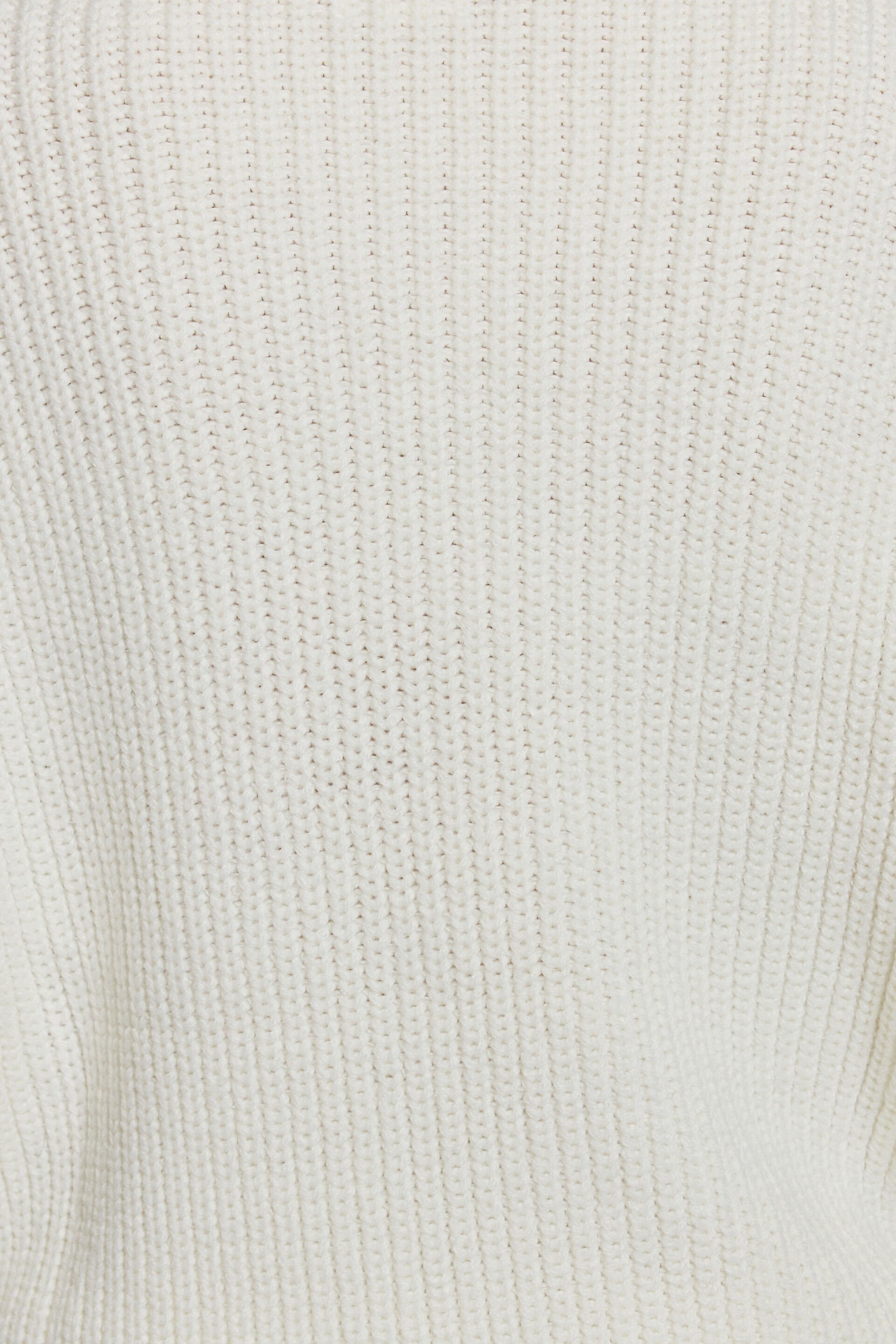 100099013_03G_alt4_1920x2880