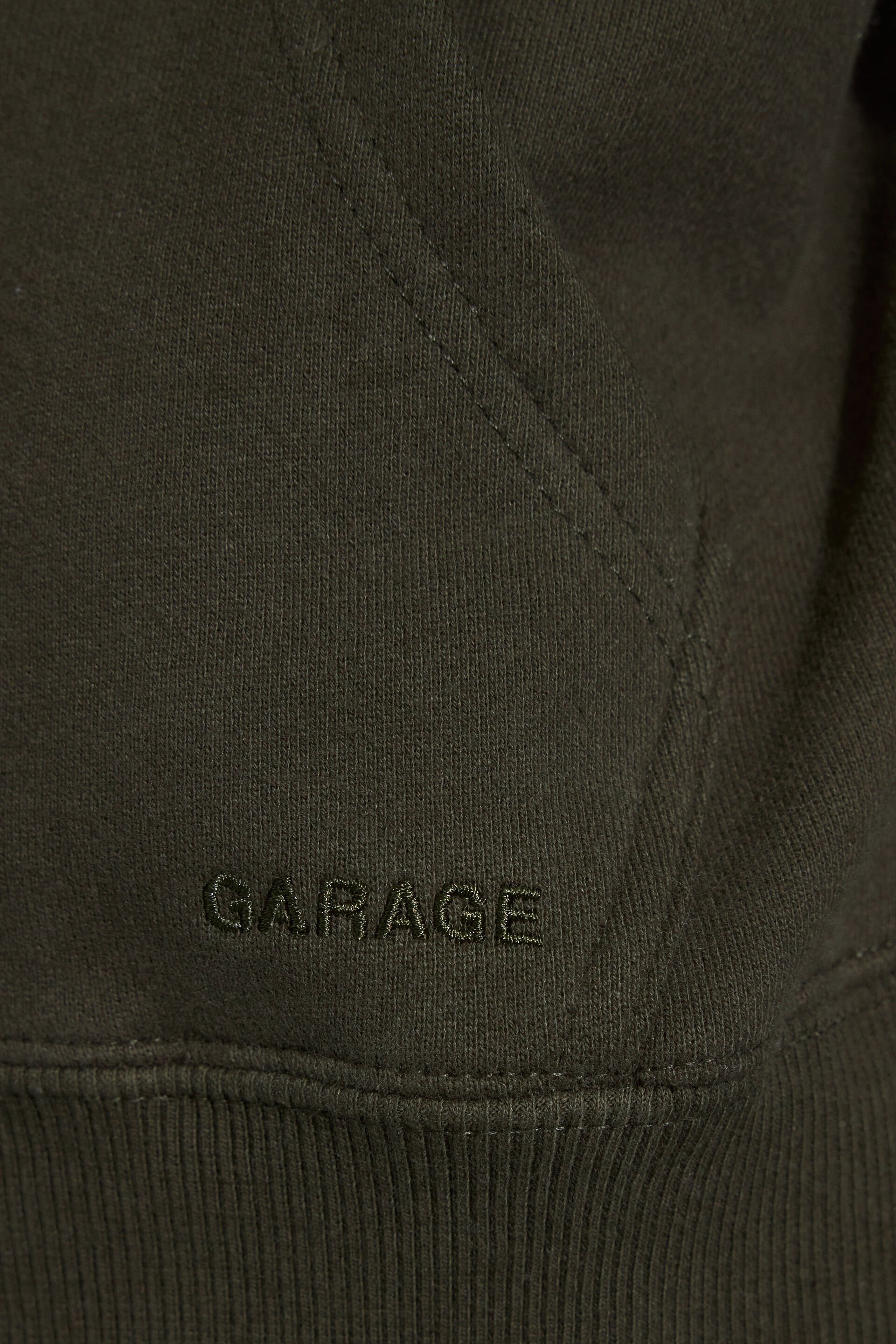 100099416_8AI_alt4_1920x2880-2