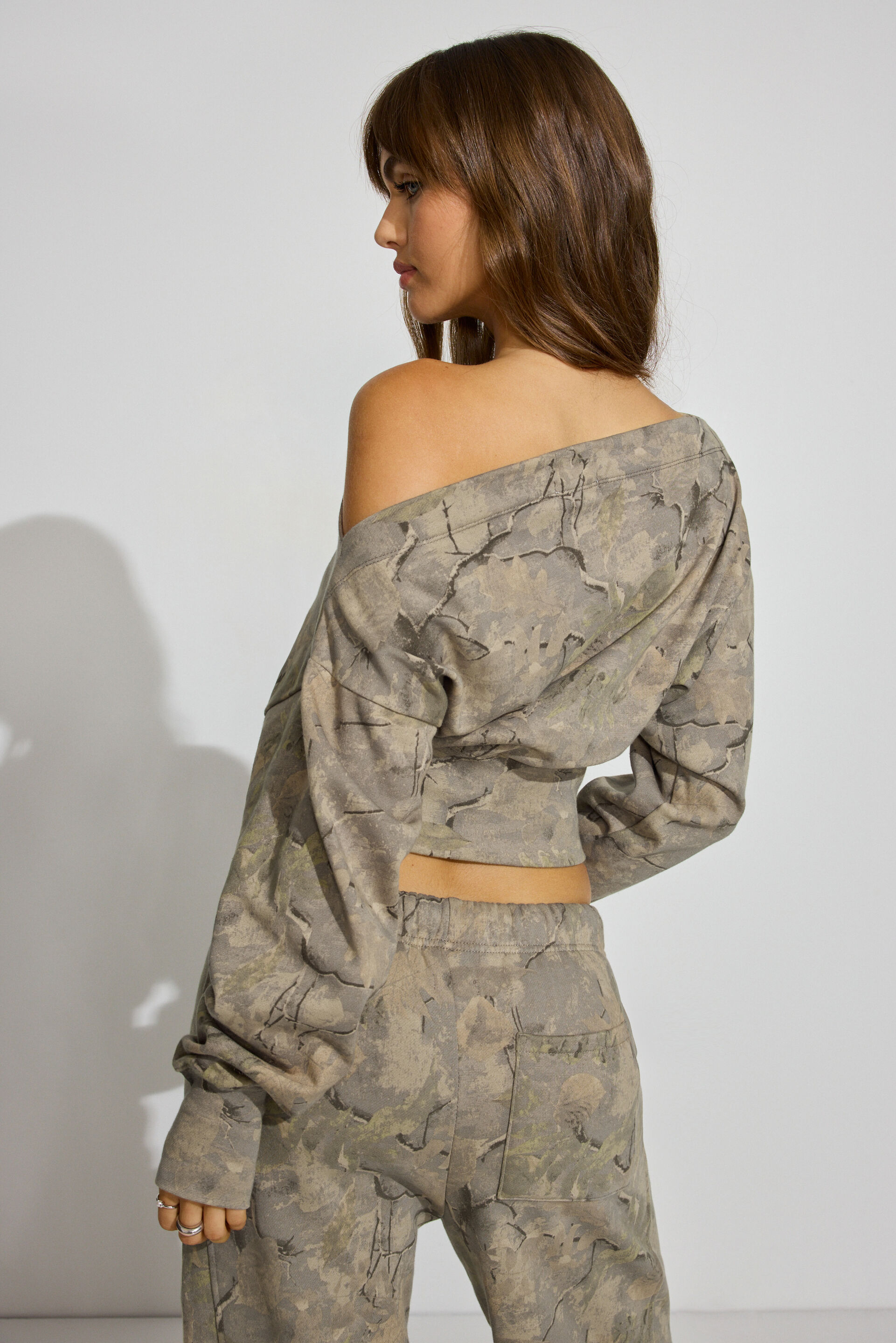 100099811_8DW_alt3_1920x2880-7