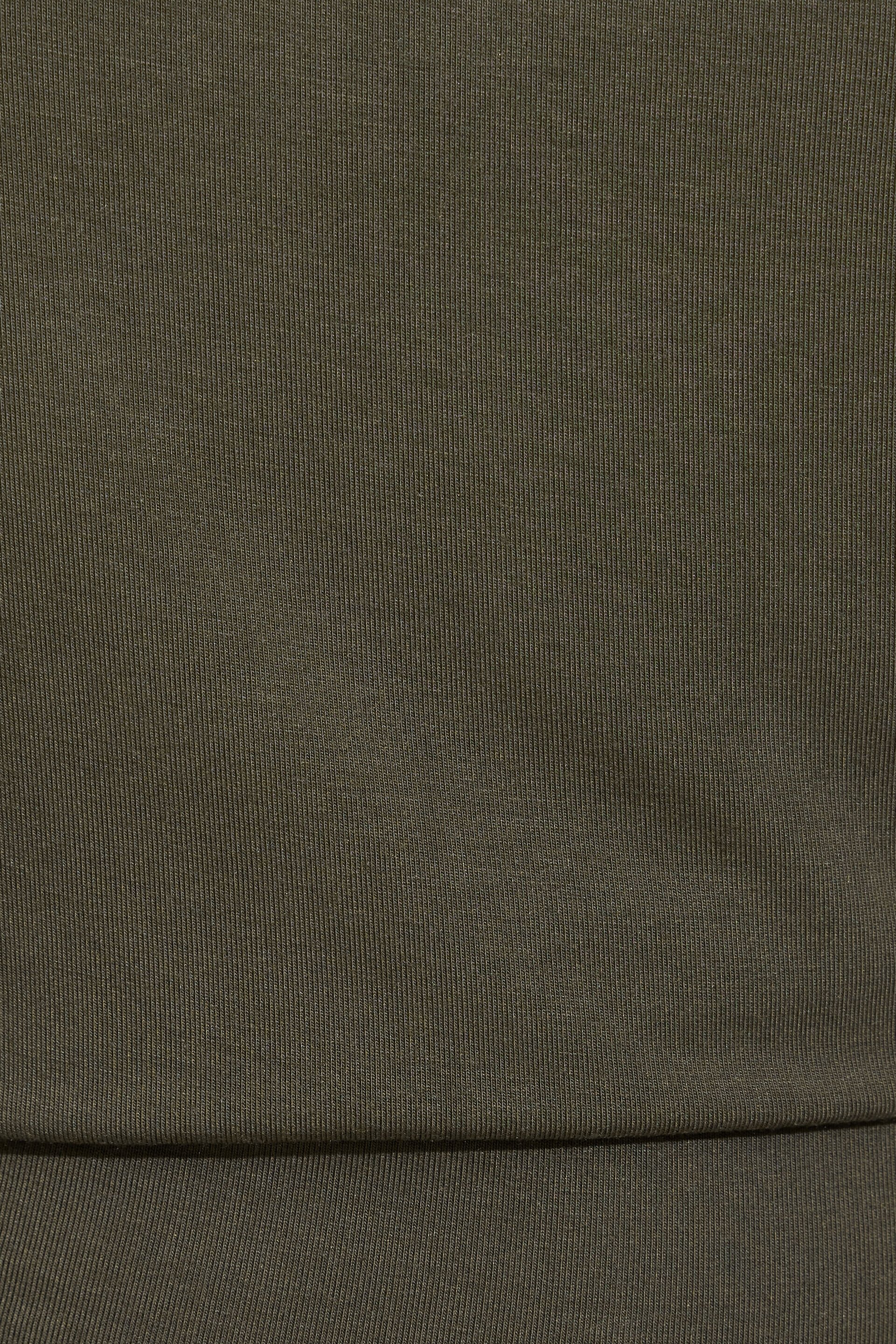 100099907_8AI_alt3_1920x2880-4