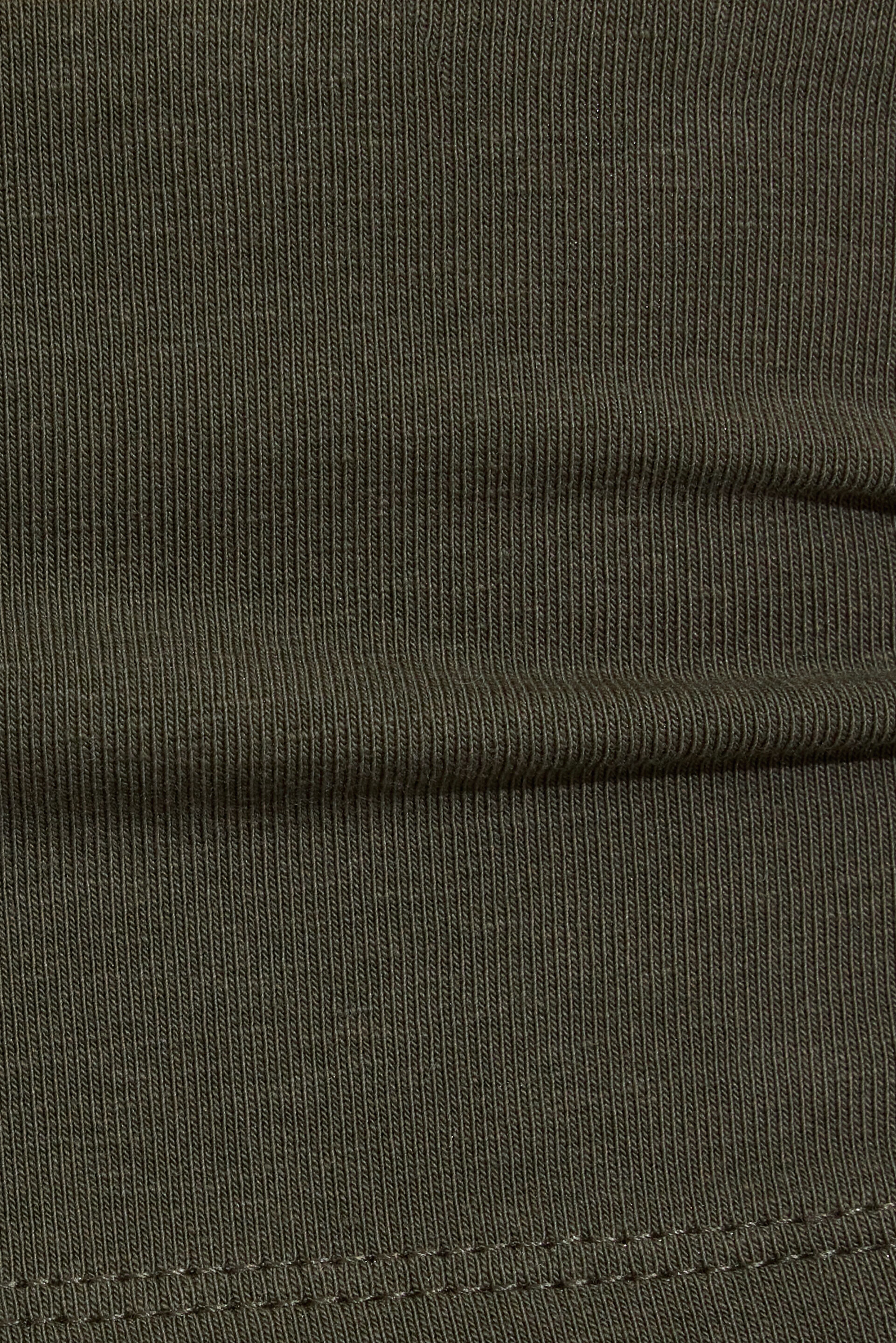 100099982_8AI_alt3_1920x2880-1