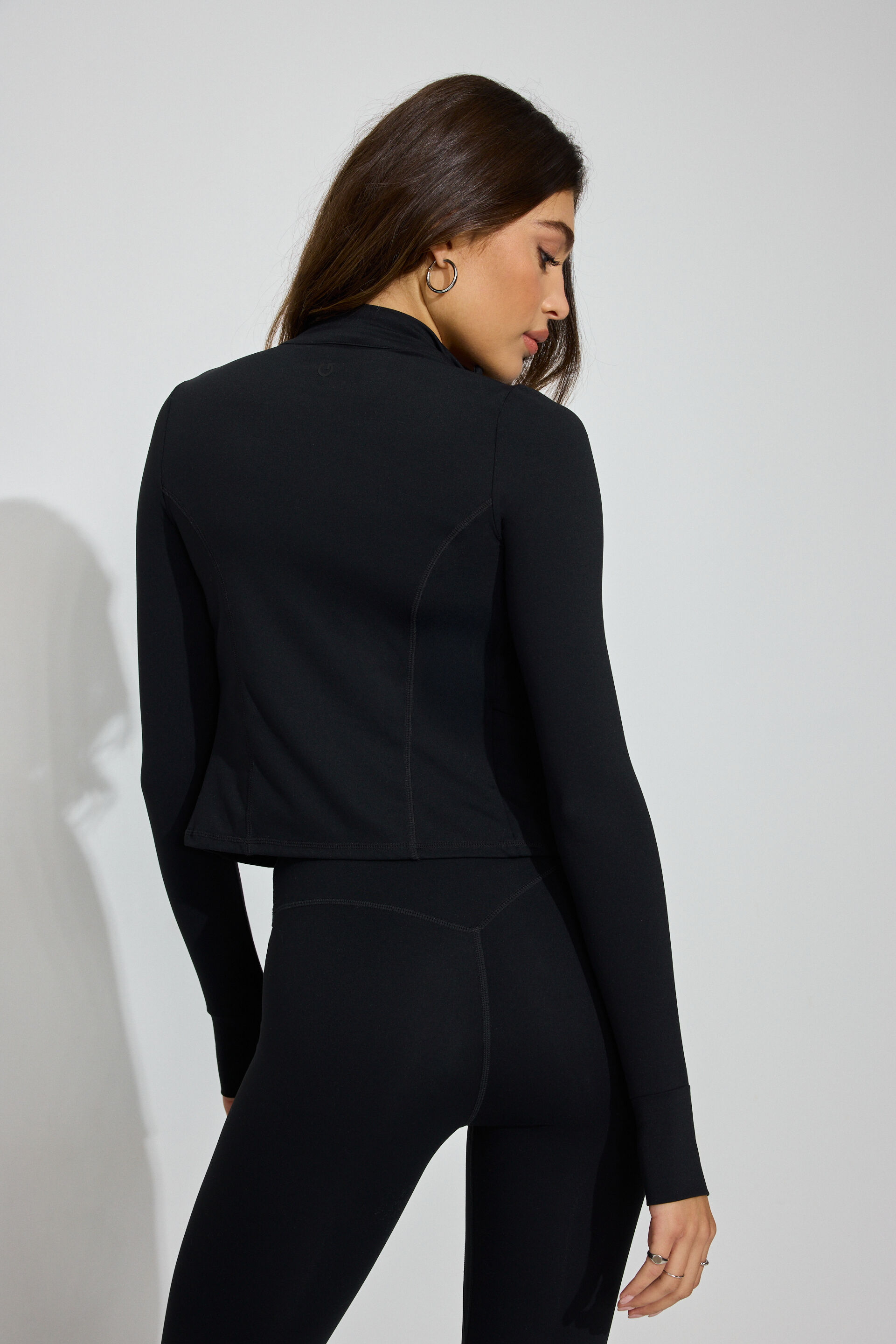 100100044_06V_alt3_1920x2880-6