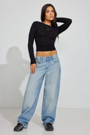 Smooth Long Sleeve Crewneck Top