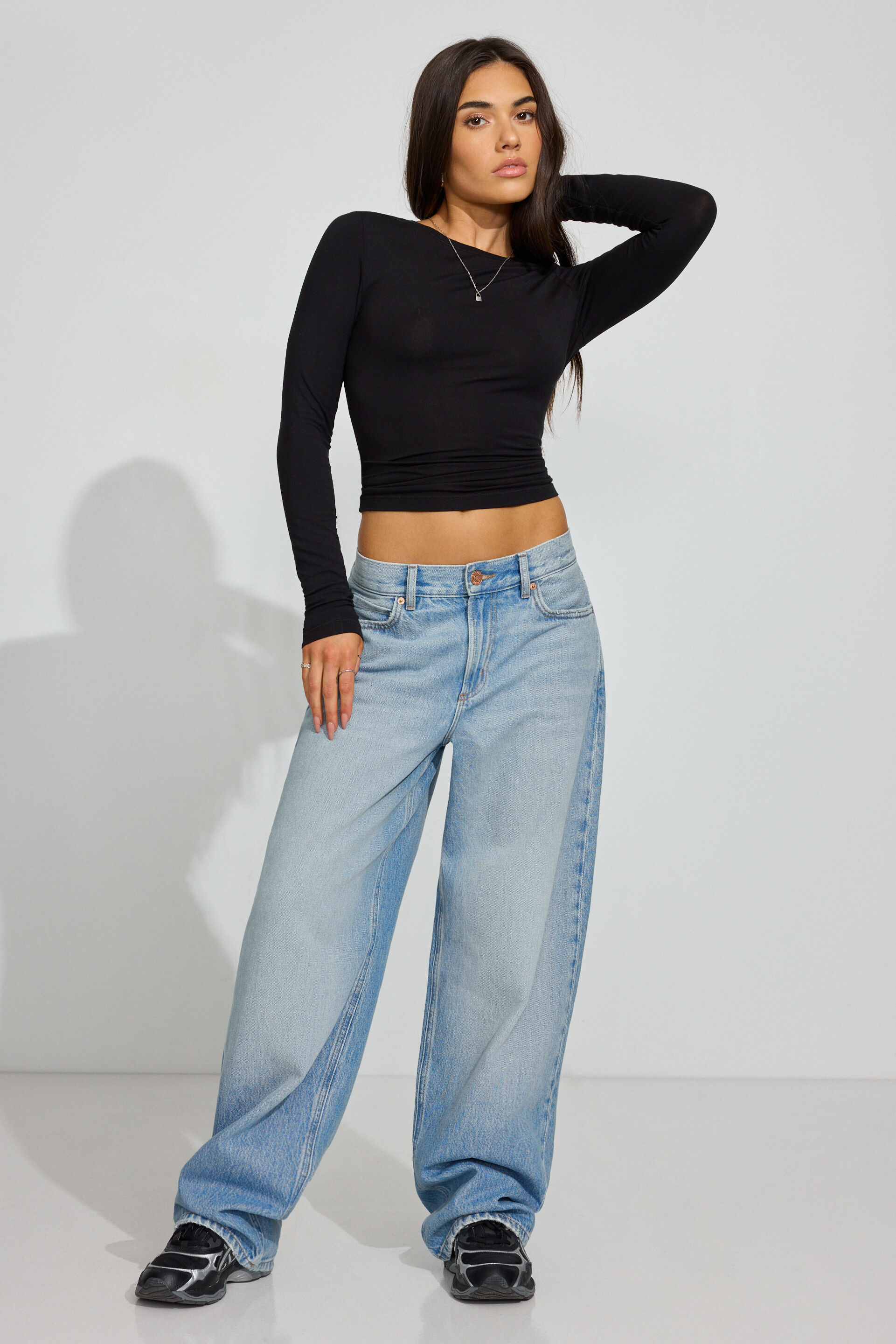 100100047_06V_alt1_1920x2880-8