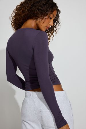 Smooth Long Sleeve Crewneck Top