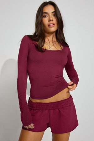 Smooth Scoop Neck Long Sleeve Top