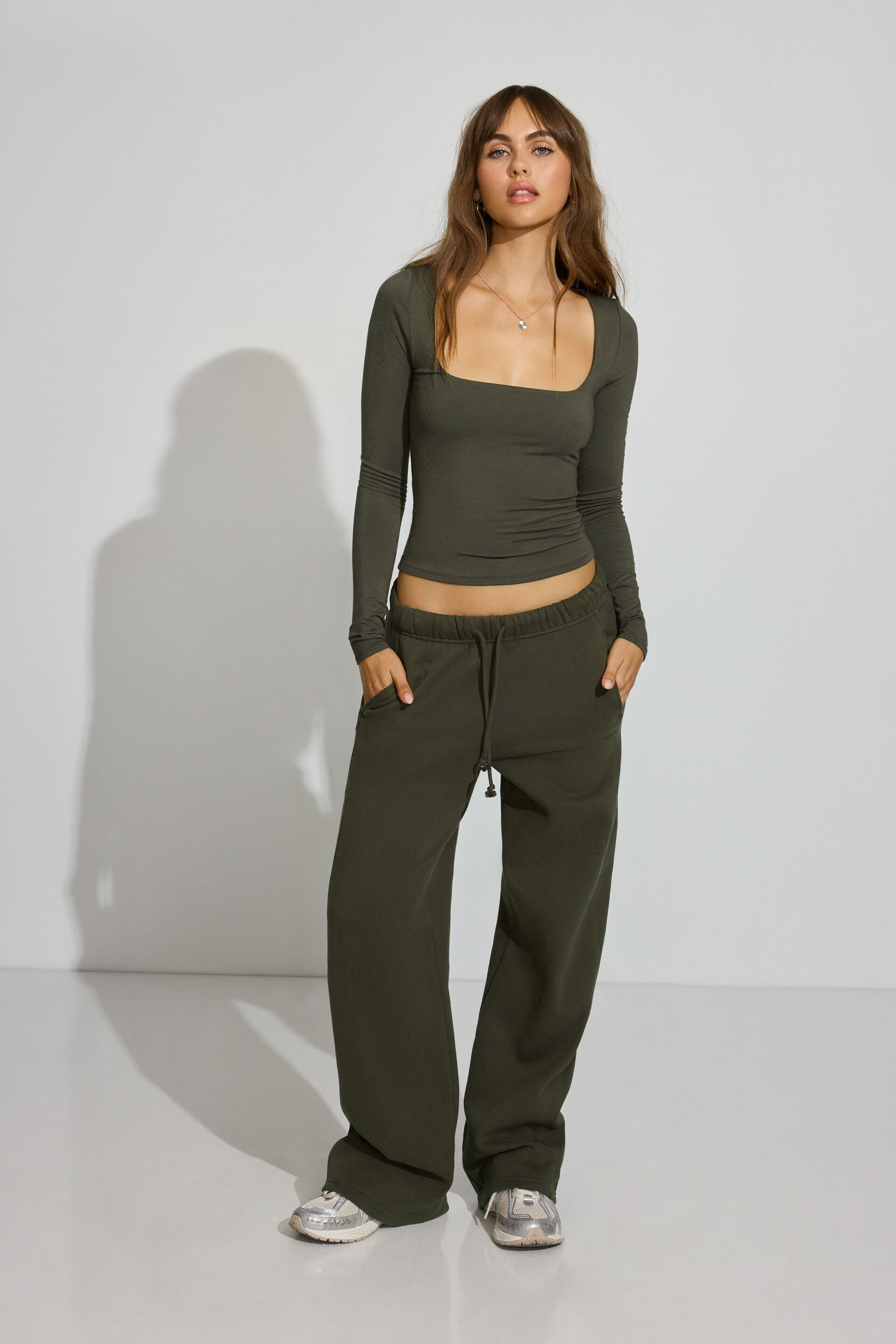 100100895_8AI_alt2_1920x2880-3